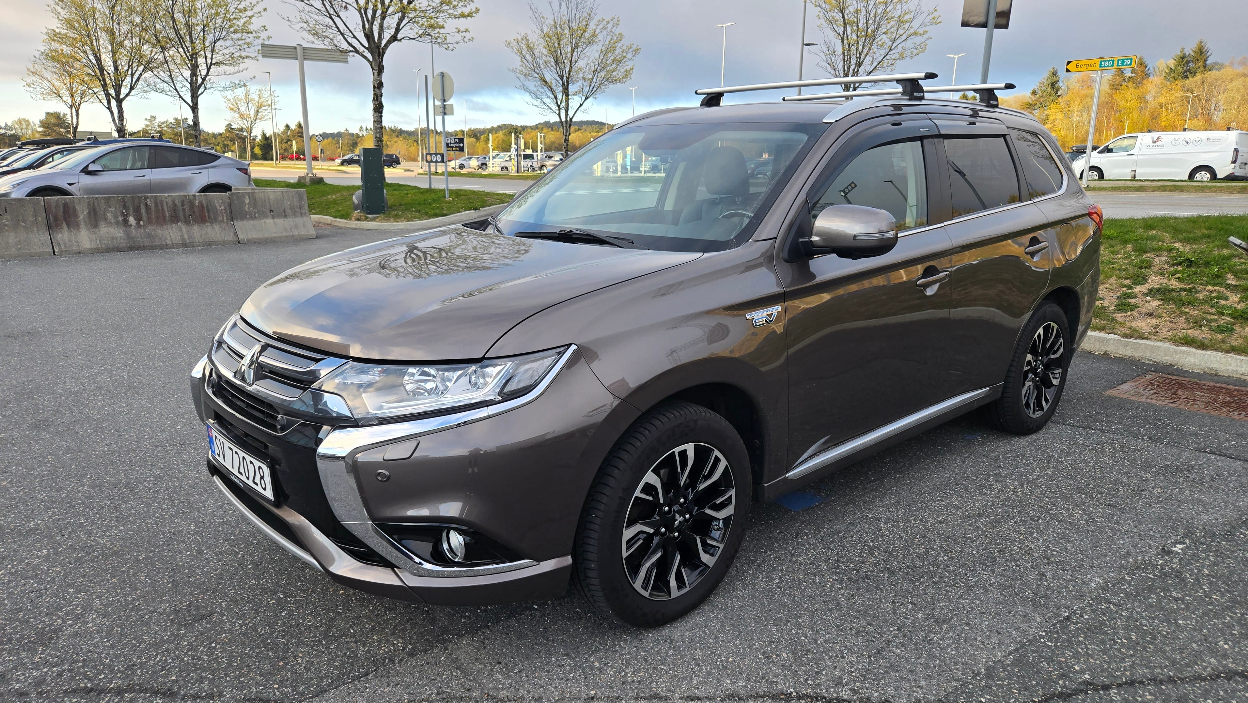 Mitsubishi Outlander PHEV SE med Aircondition