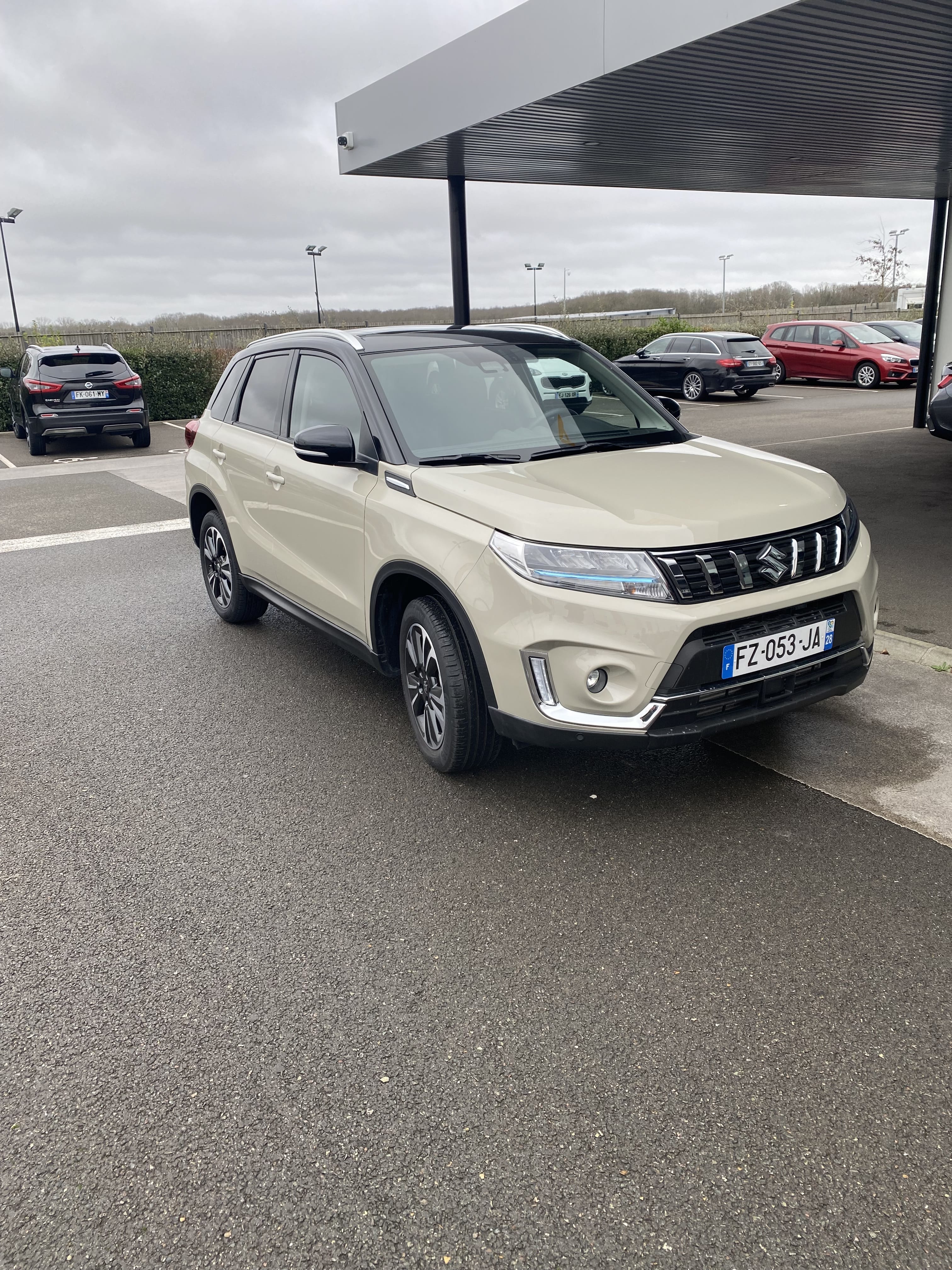 Suzuki Vitara, 2021, Essence 95 / Électrique (hybride)