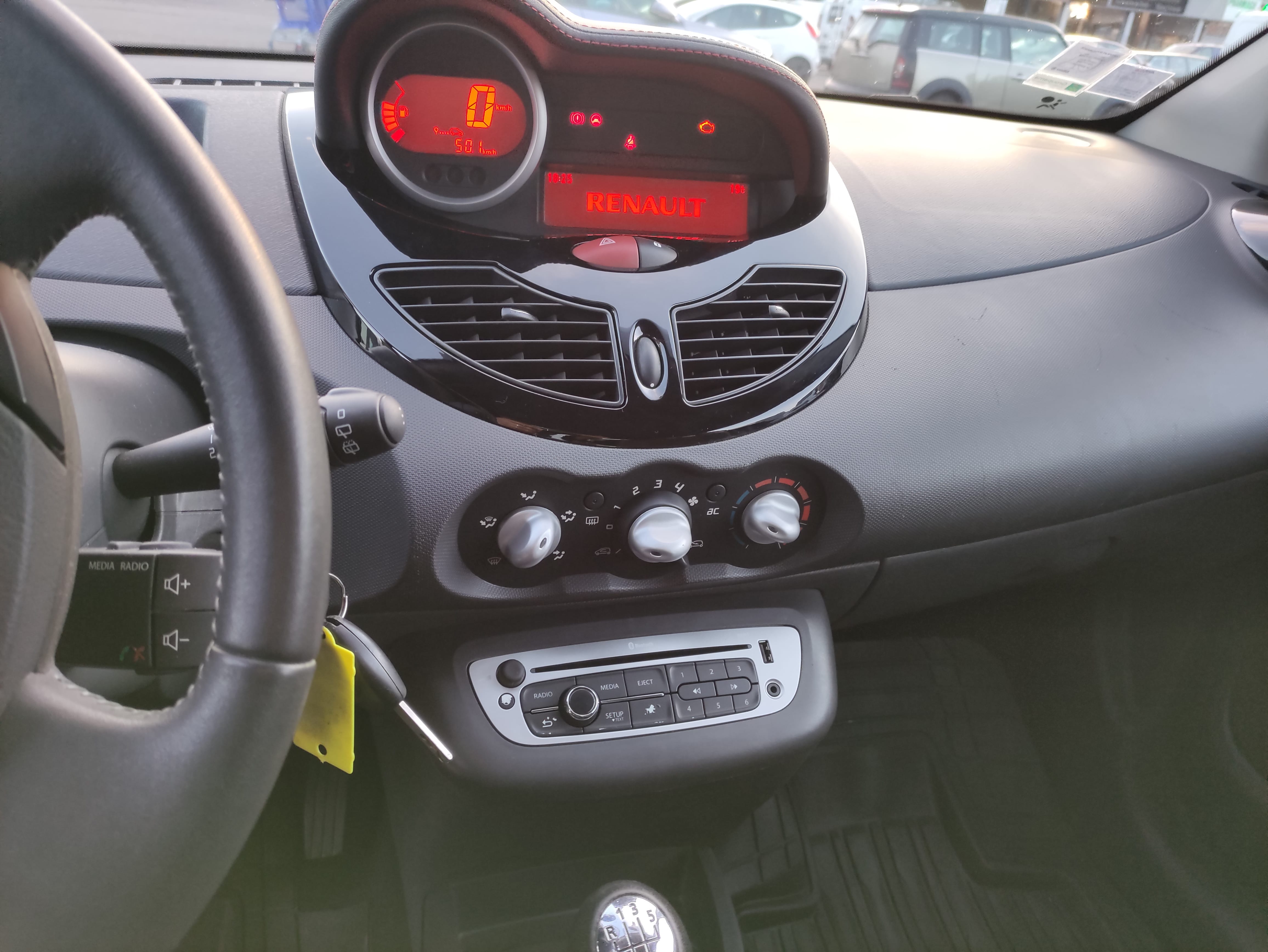 Renault Twingo Essence SP 98