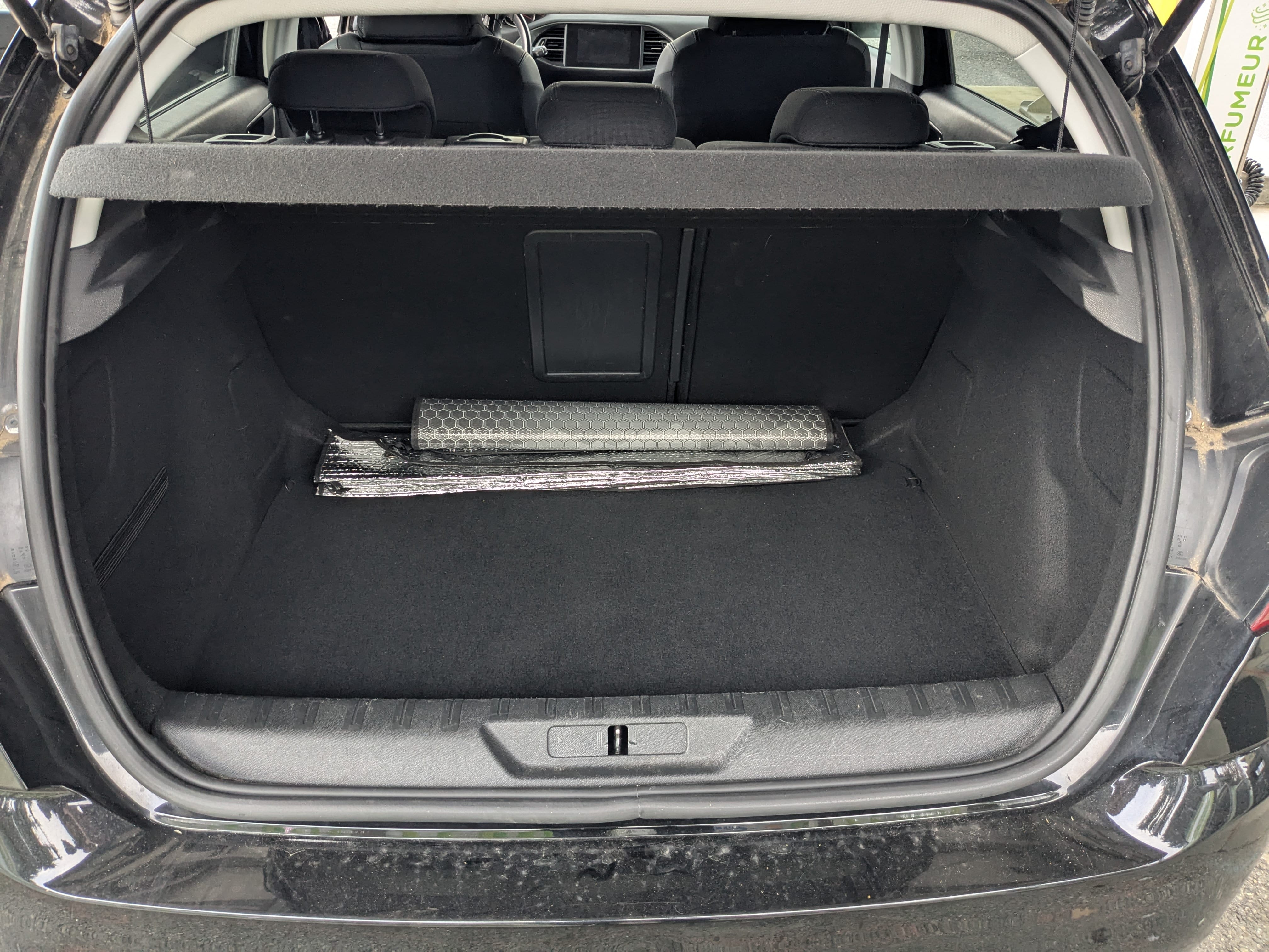 Peugeot 308 1.2 130cv Essence met Bluetooth audio
