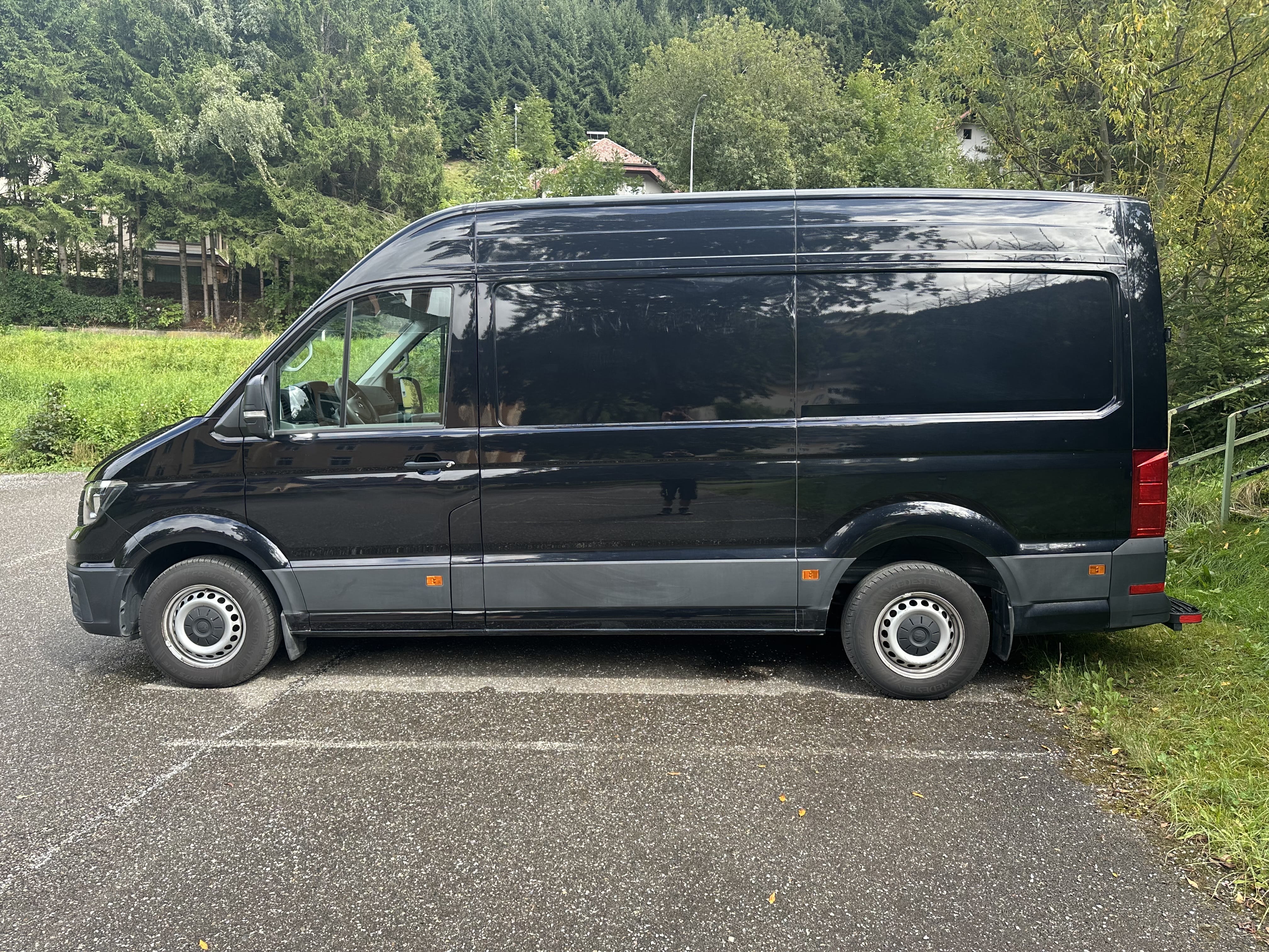 Volkswagen Crafter Van mit Navigationsgerät