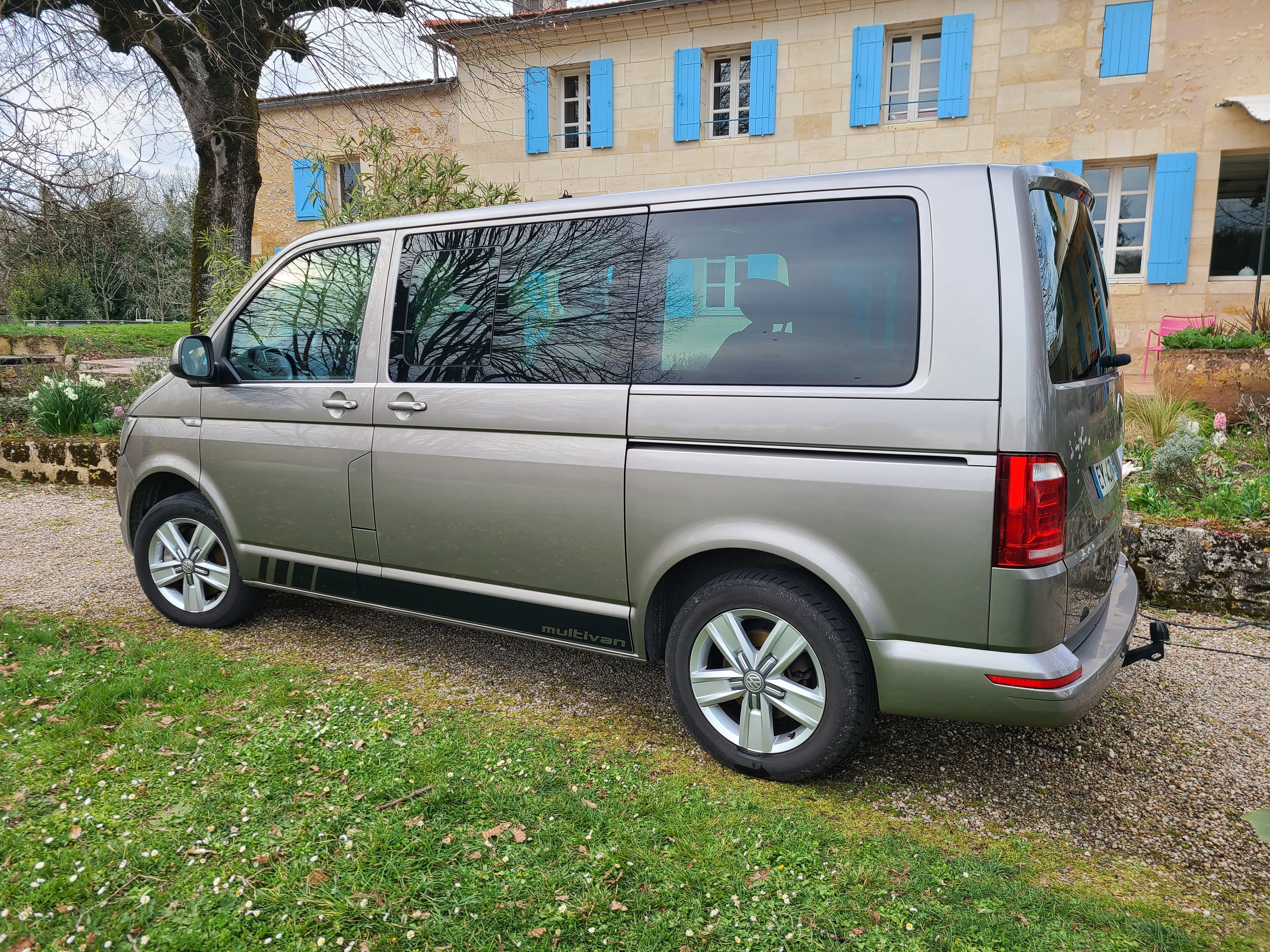 Volkswagen Multivan avec GPS