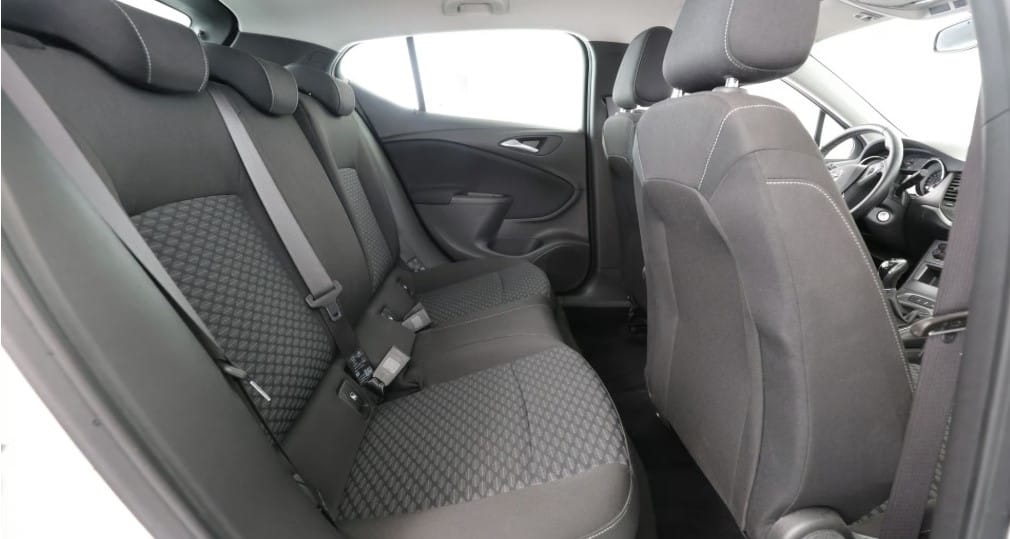 Opel Astra Turbo, vignette suisse digitale 2026, manuelle 6 vitesses avec Android Auto