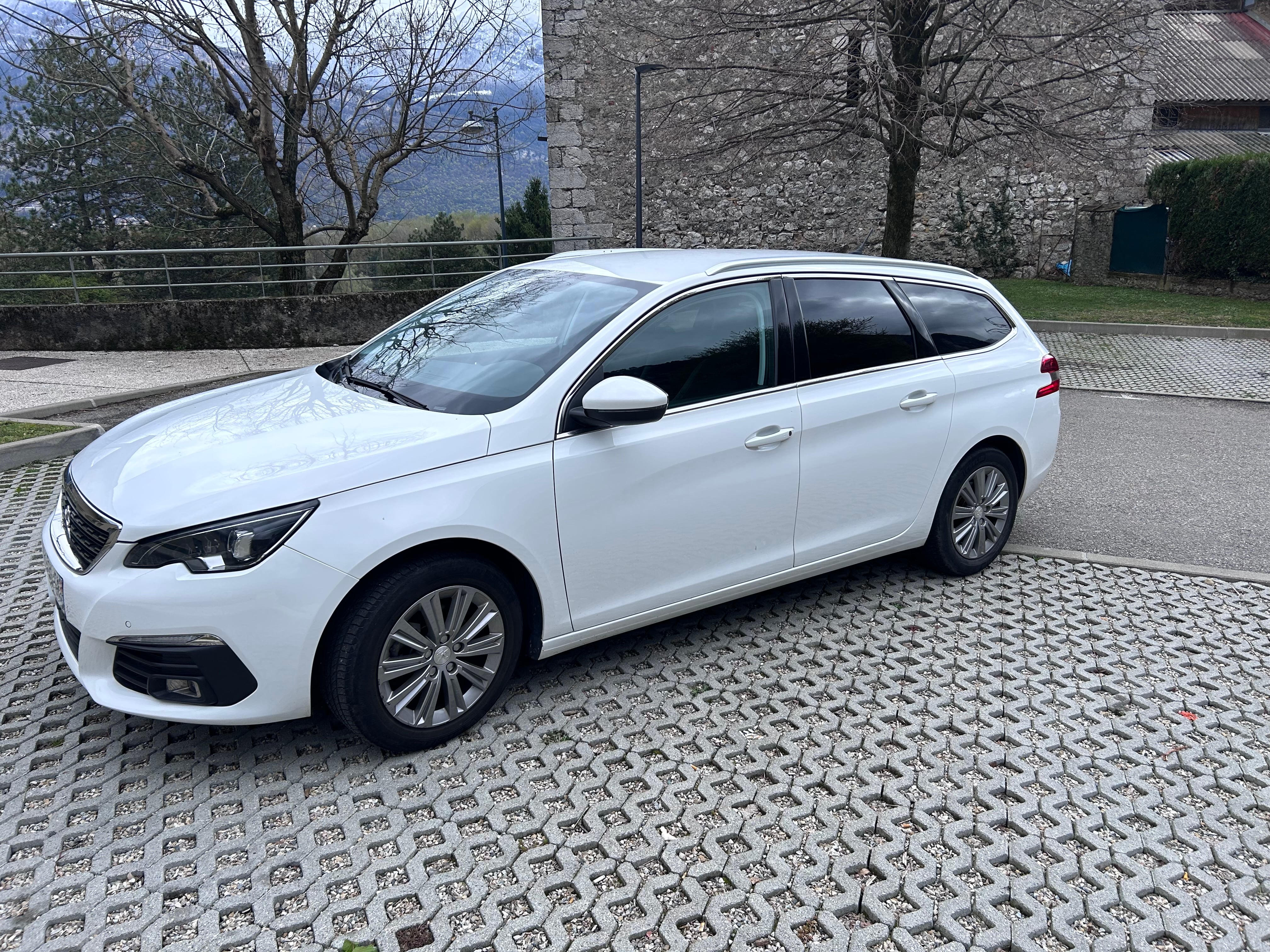 Peugeot 308 SW, 2021, Essence 95, automatique