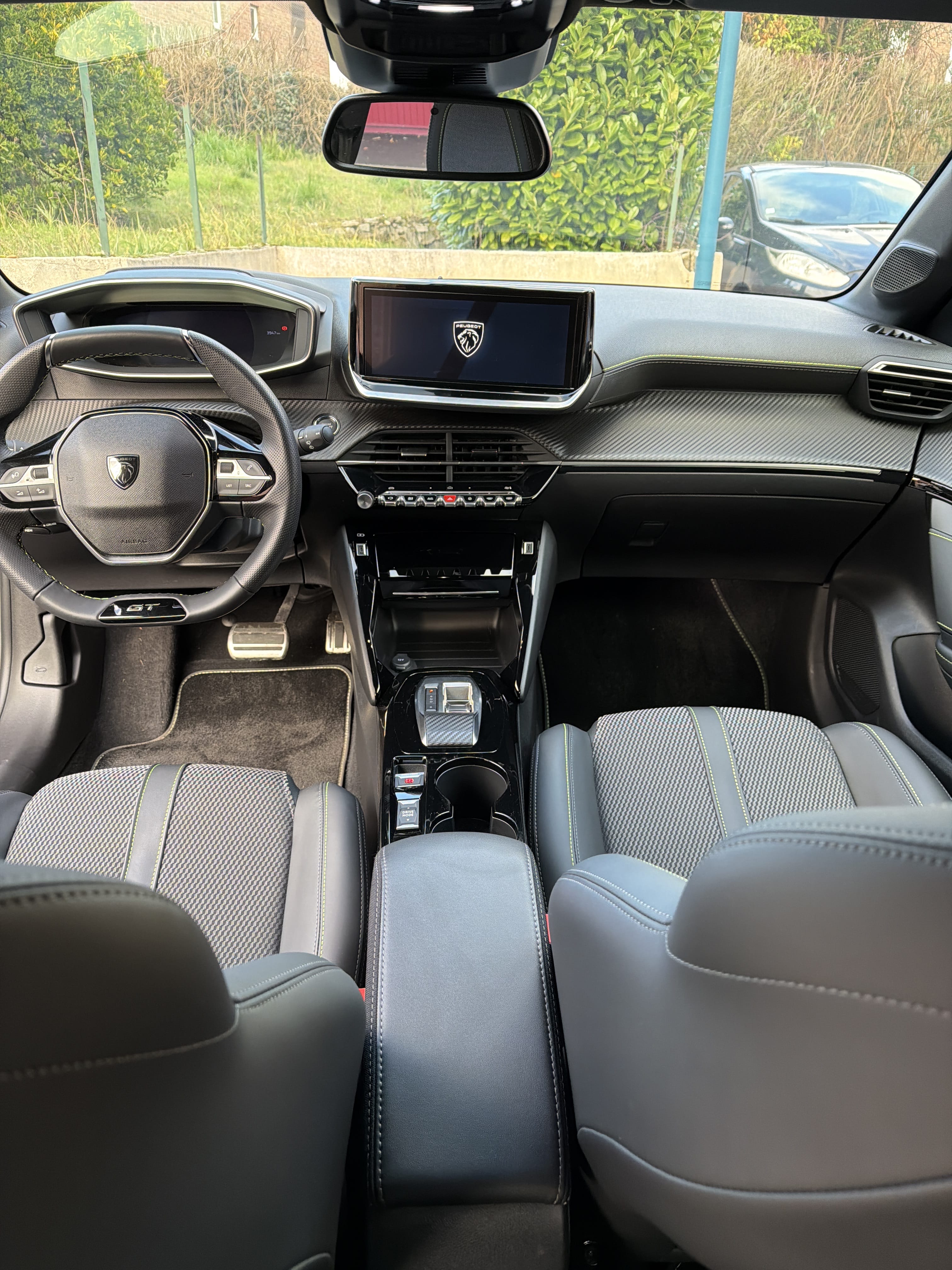 Peugeot 208 avec GPS