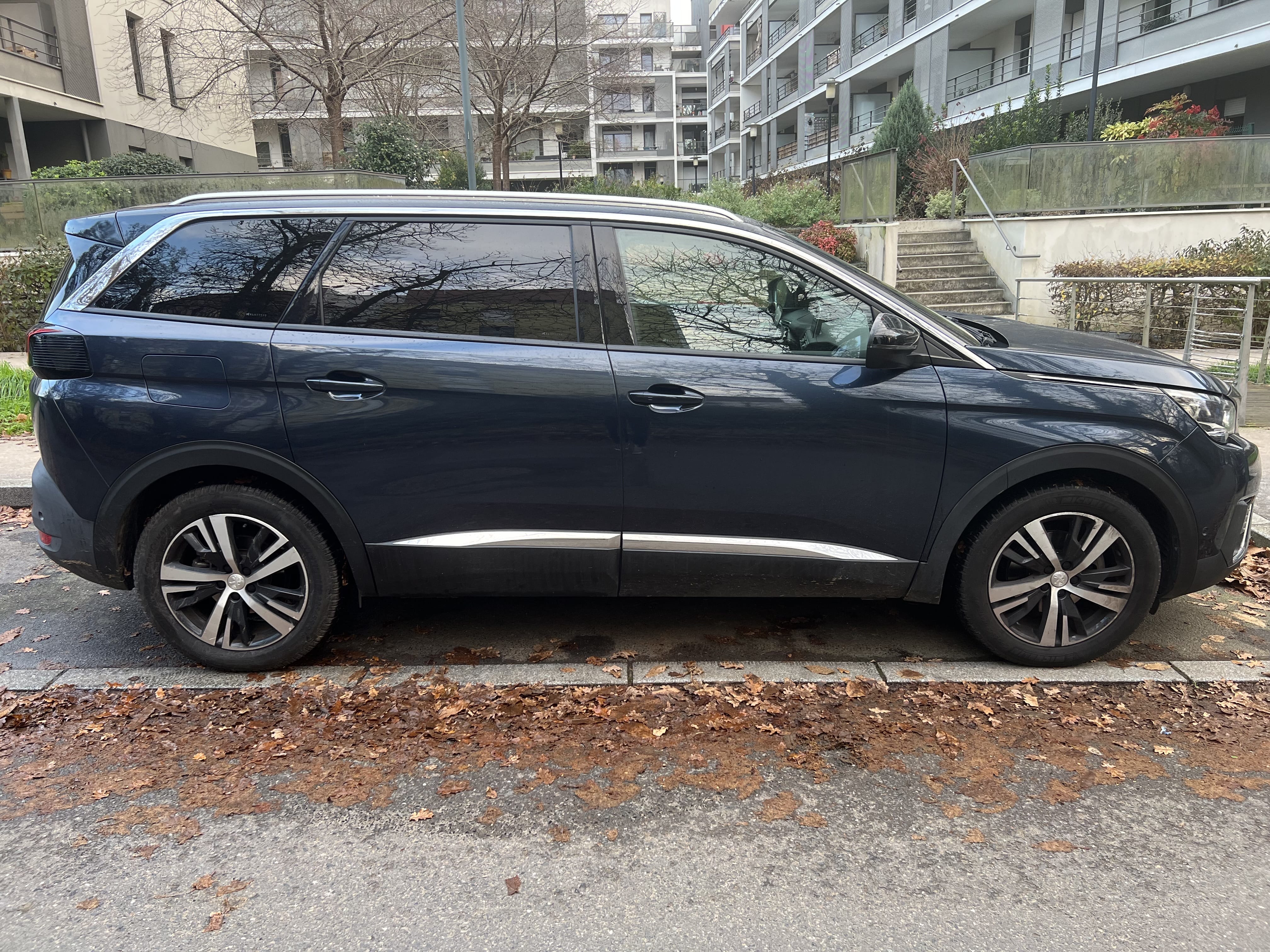 Peugeot 5008, 2019, Essence 95, automatique, 7 places