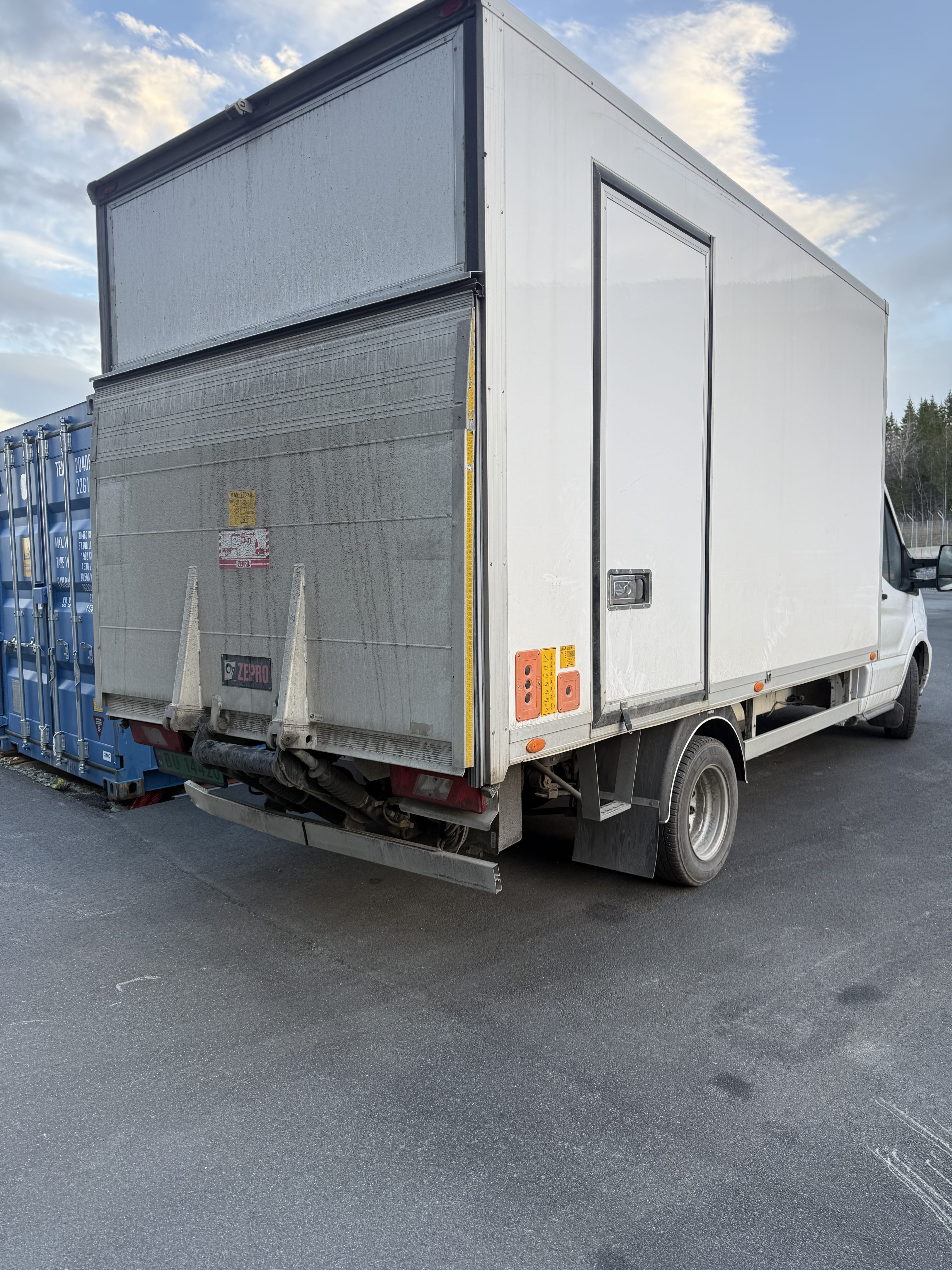 Ford Transit Cargo Van med GPS