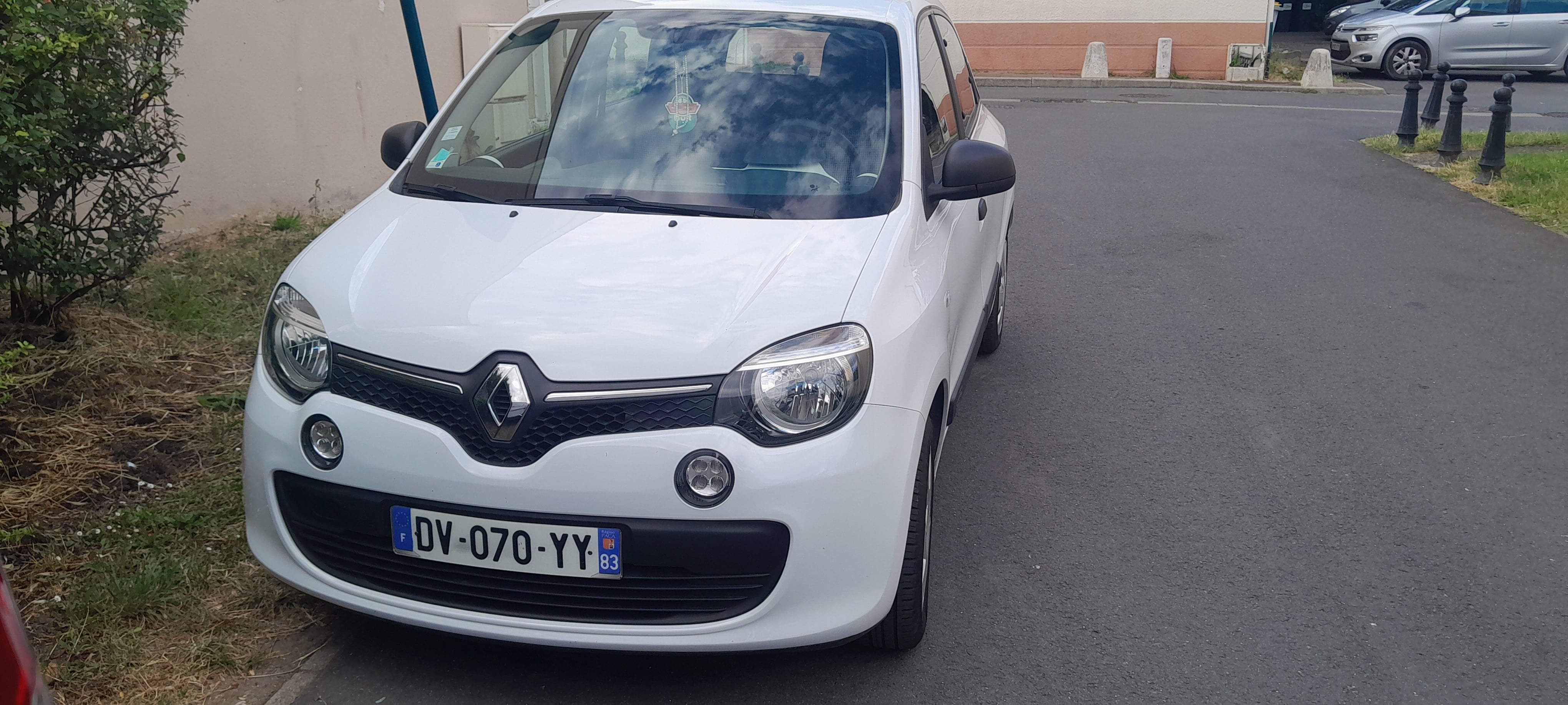 Renault Twingo III, 2015, Essence 95 / Électrique (hybride)