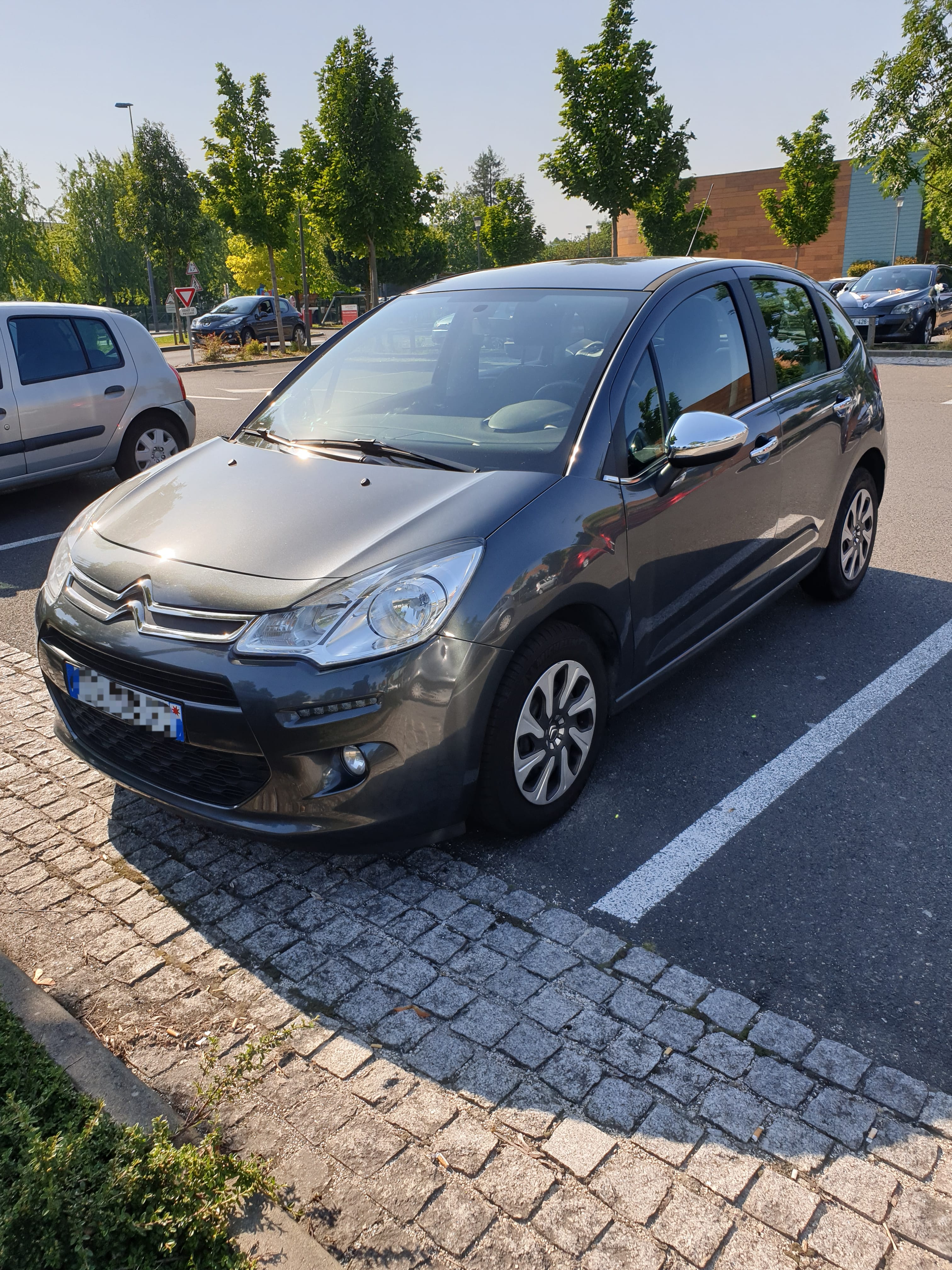 Citroen C3 1.6 BLUEHDI GRIS SHARK GPS/S&S-CLIM-RADAR DE RECUL avec Climatisation