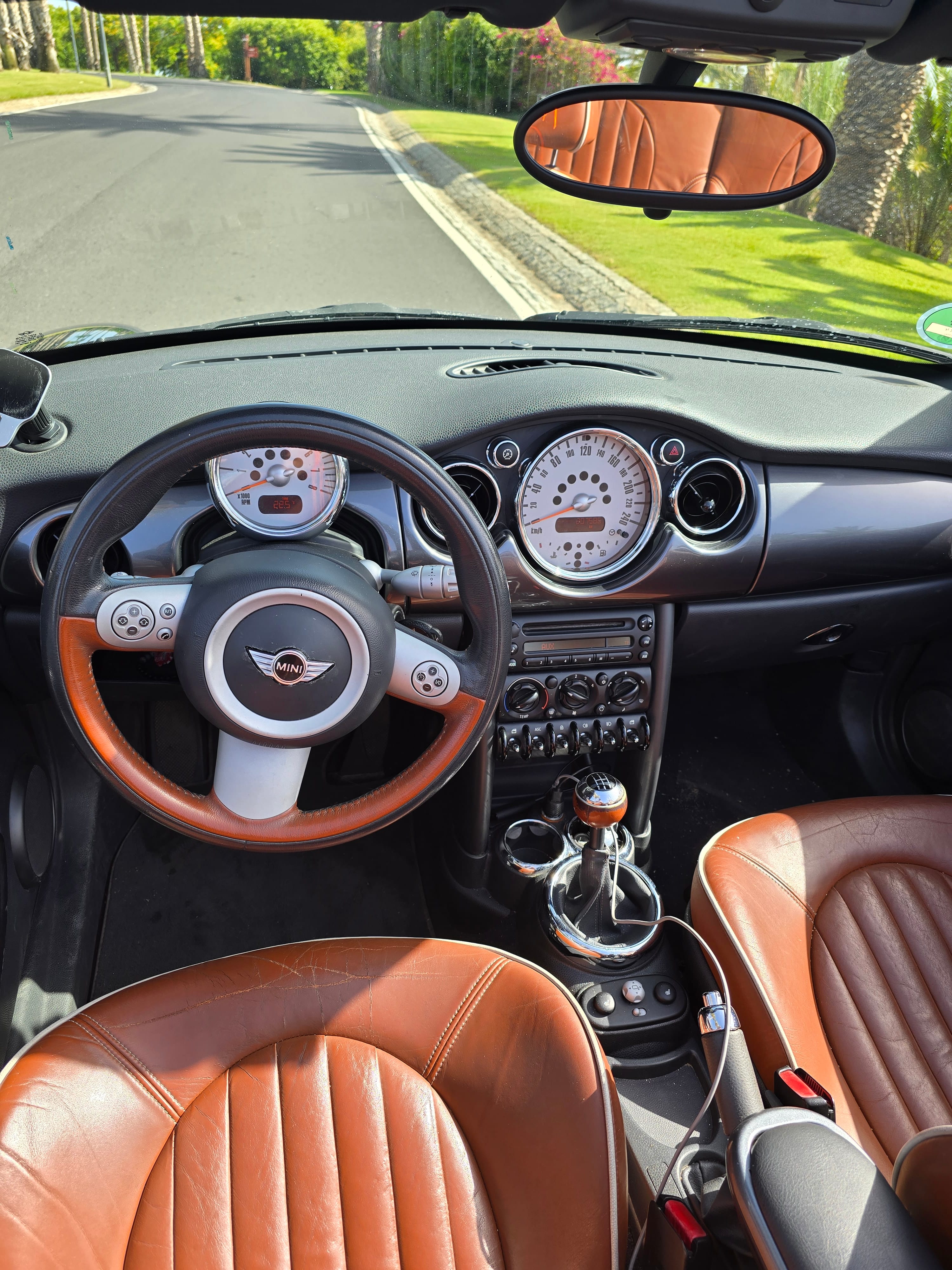 Mini Cooper Convertible R52 con Audio Bluetooth