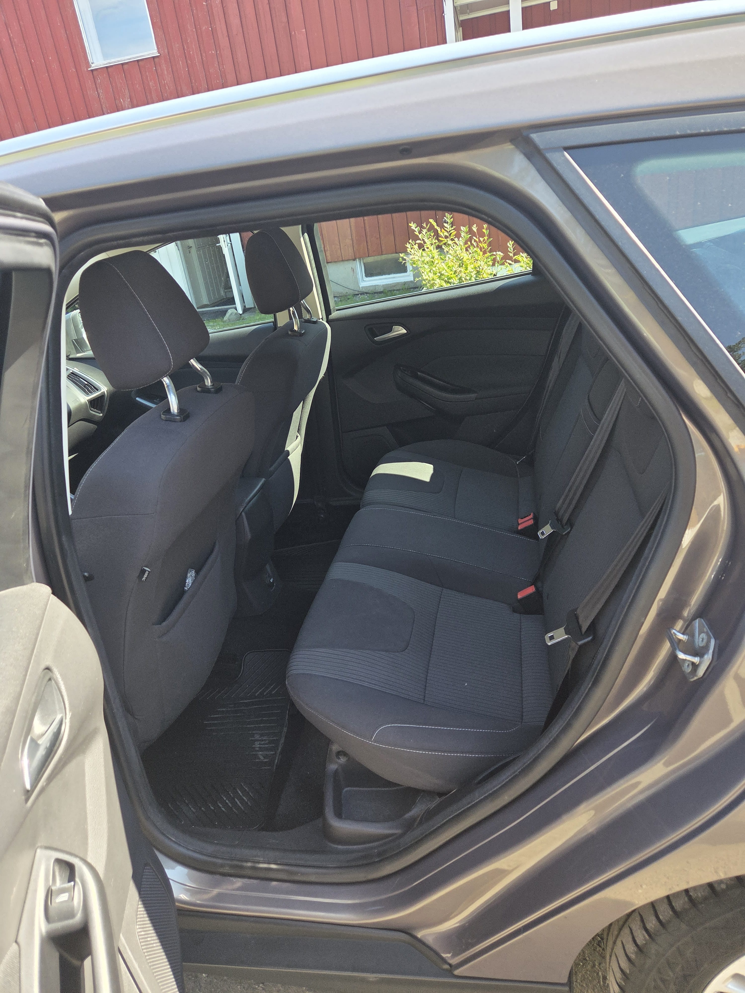 Ford Focus SW med Vinterdekk
