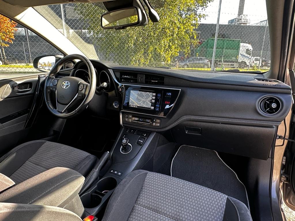 Toyota Auris 1,8 Automat, Bensin, Drivstoffvennlig, inkl Beboerkort sone med Bluetooth audio