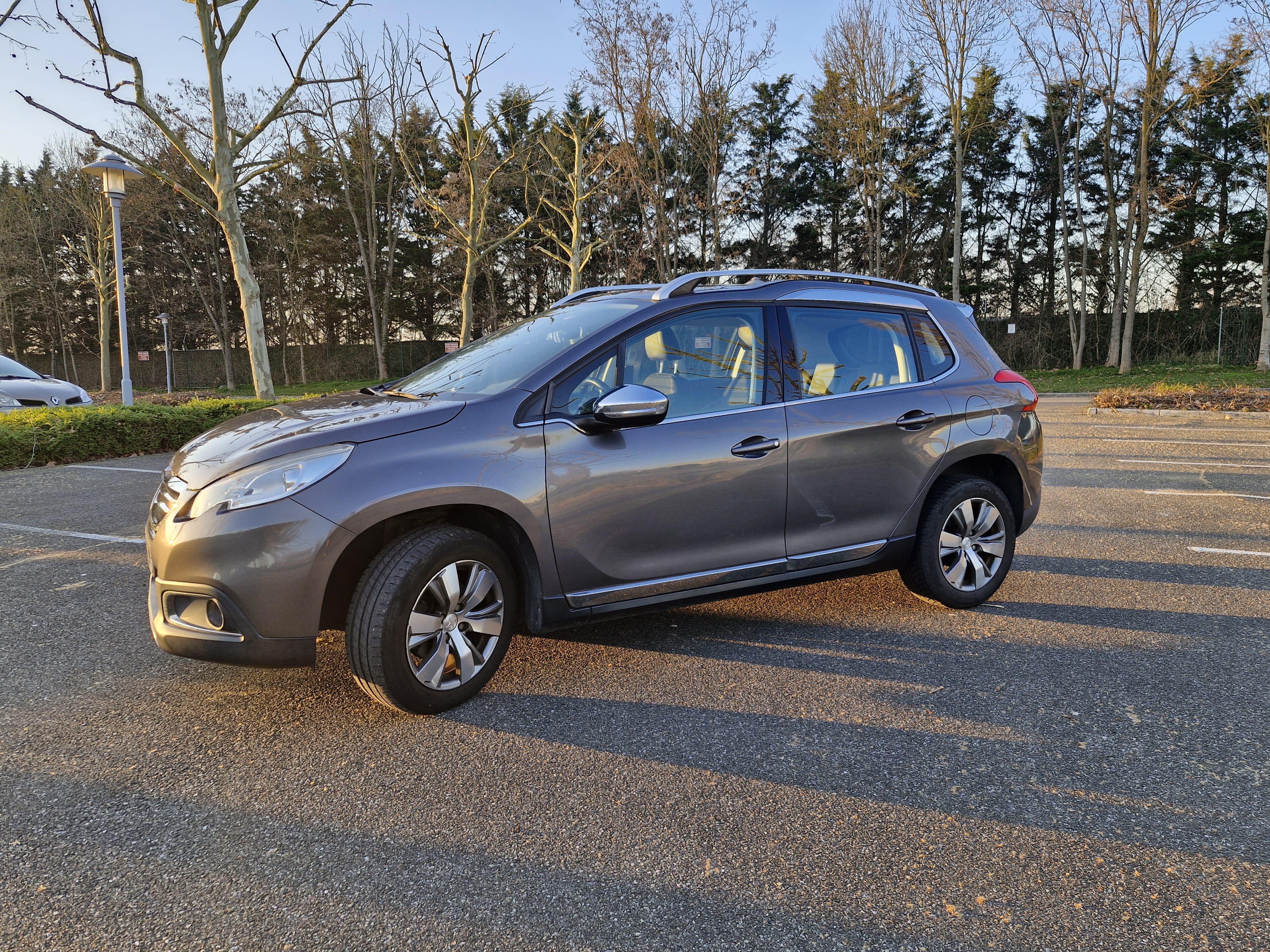 Peugeot 2008 1.6 vti avec Climatisation