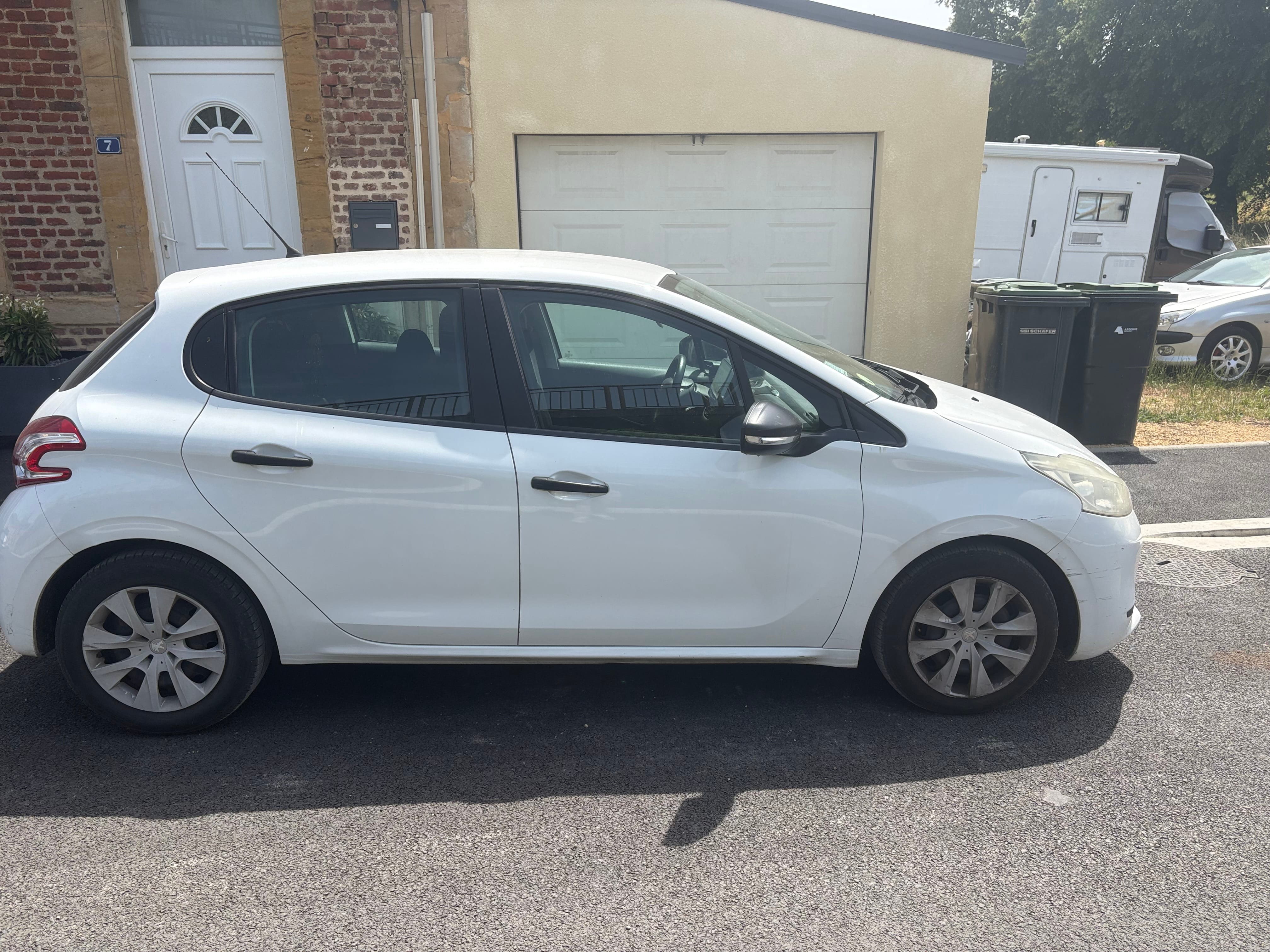 Peugeot 208, 2012, Diesel