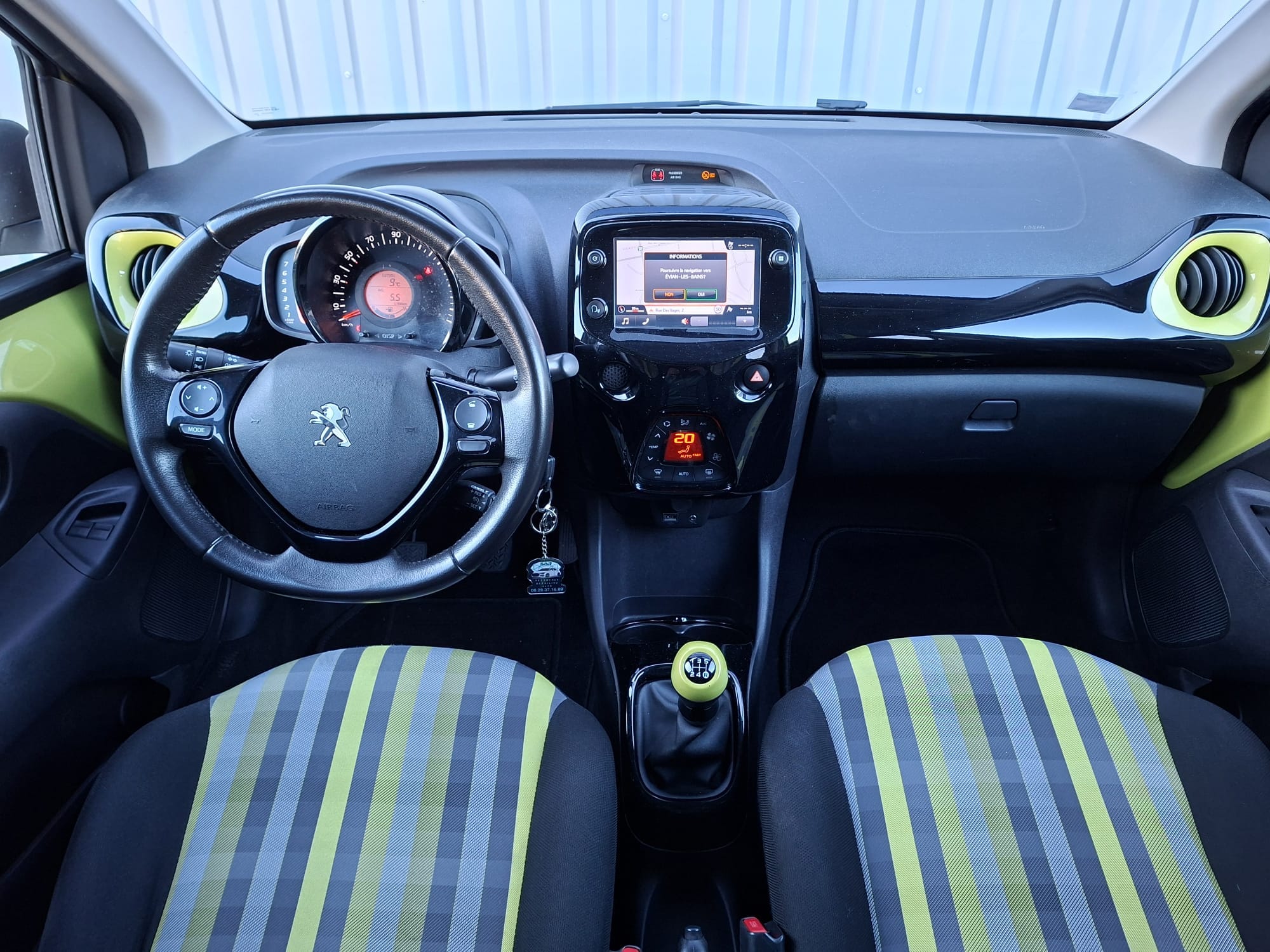Peugeot 108 1.0 VTI avec GPS