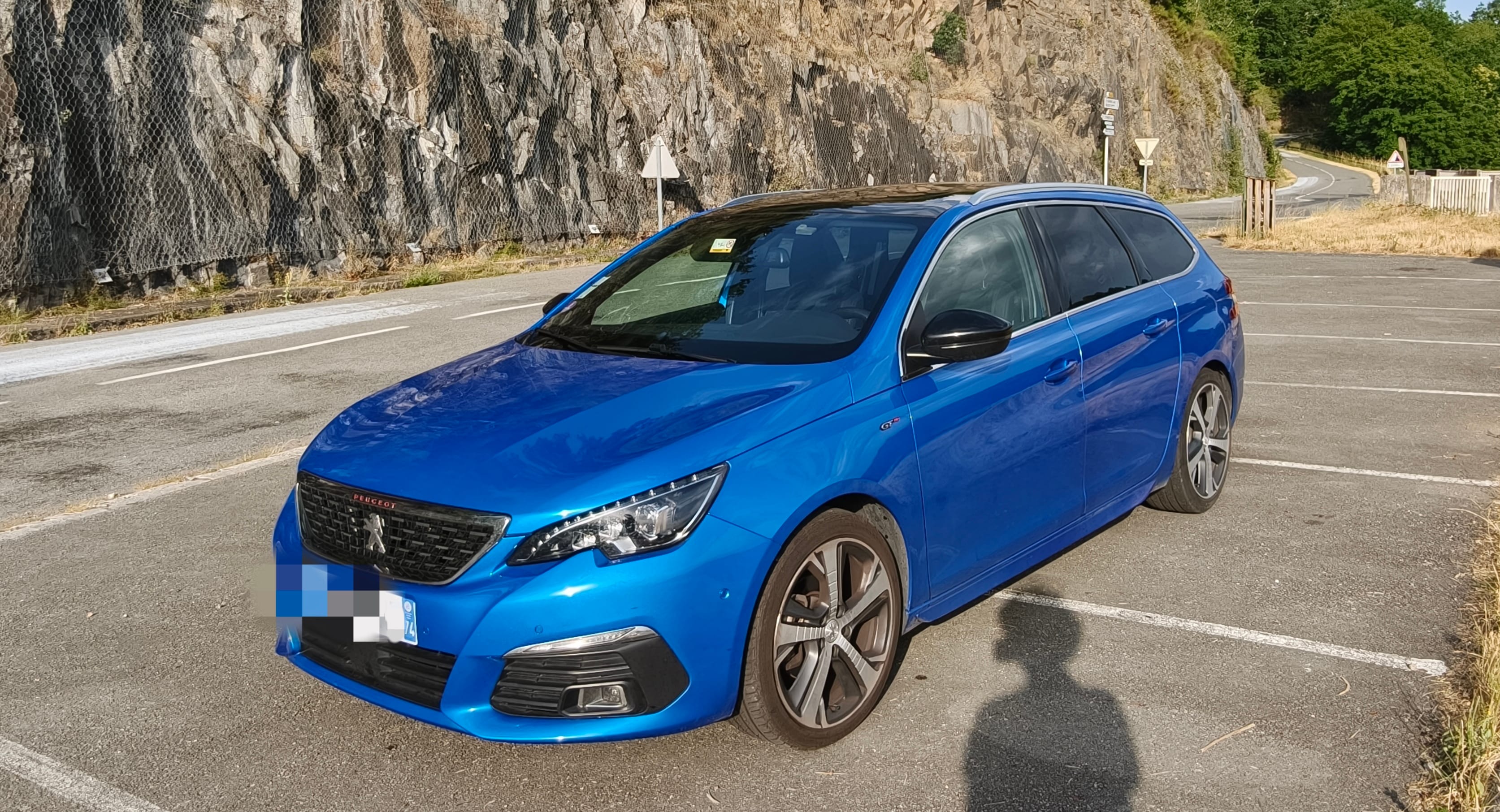 Peugeot 308 SW avec Apple CarPlay