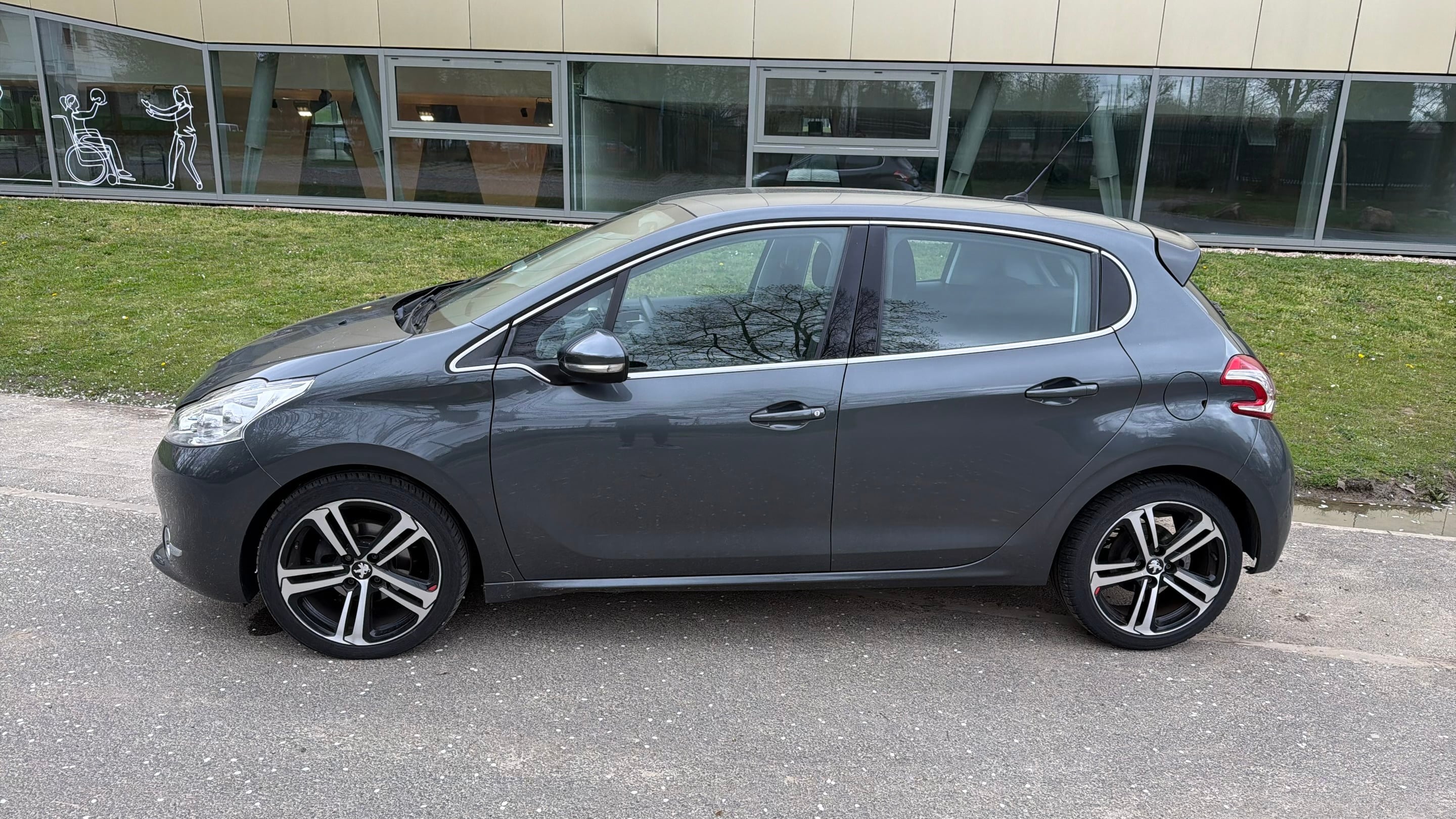 Peugeot 208 avec Climatisation
