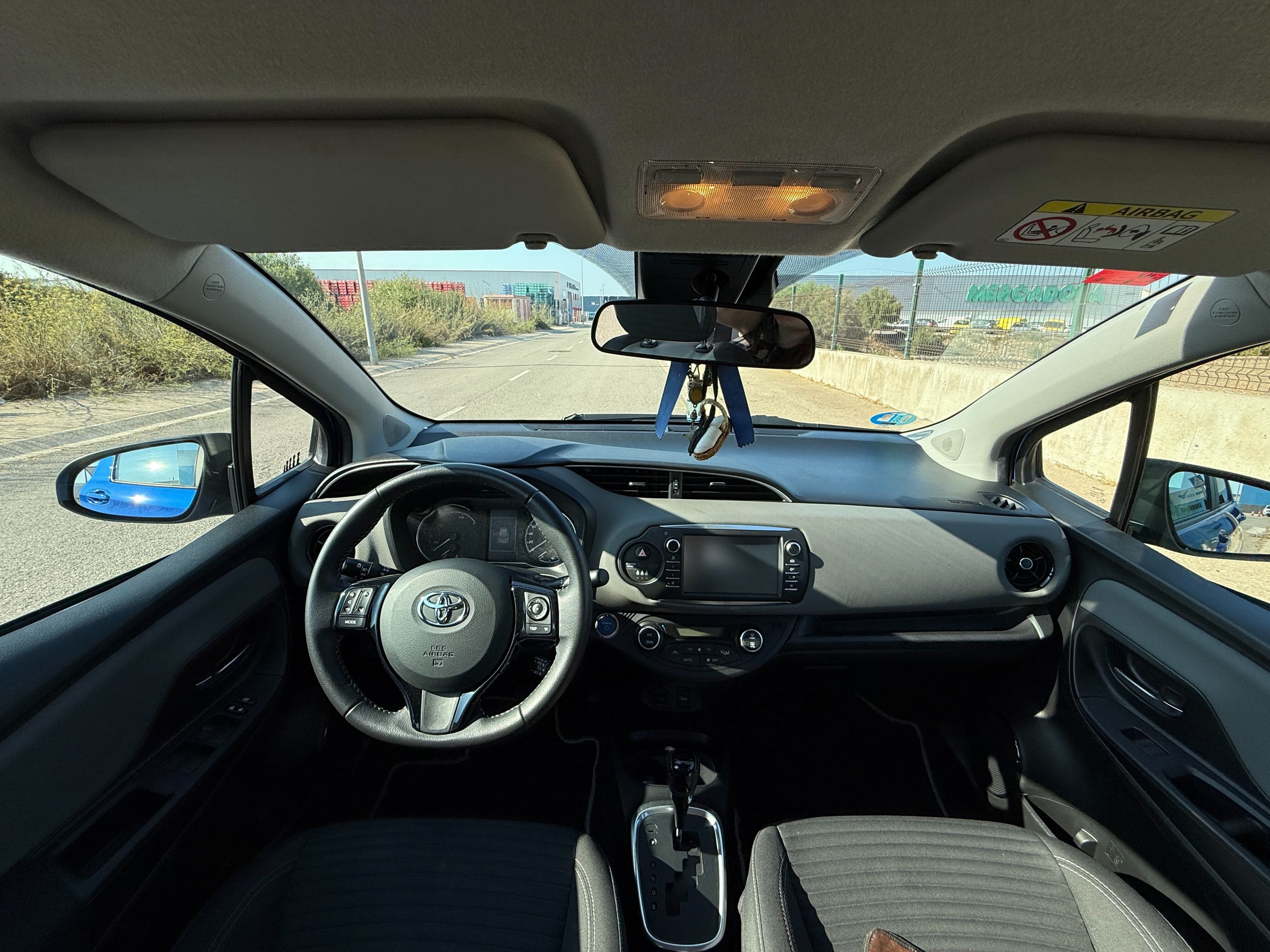 Toyota Yaris Híbrido con Control de velocidad