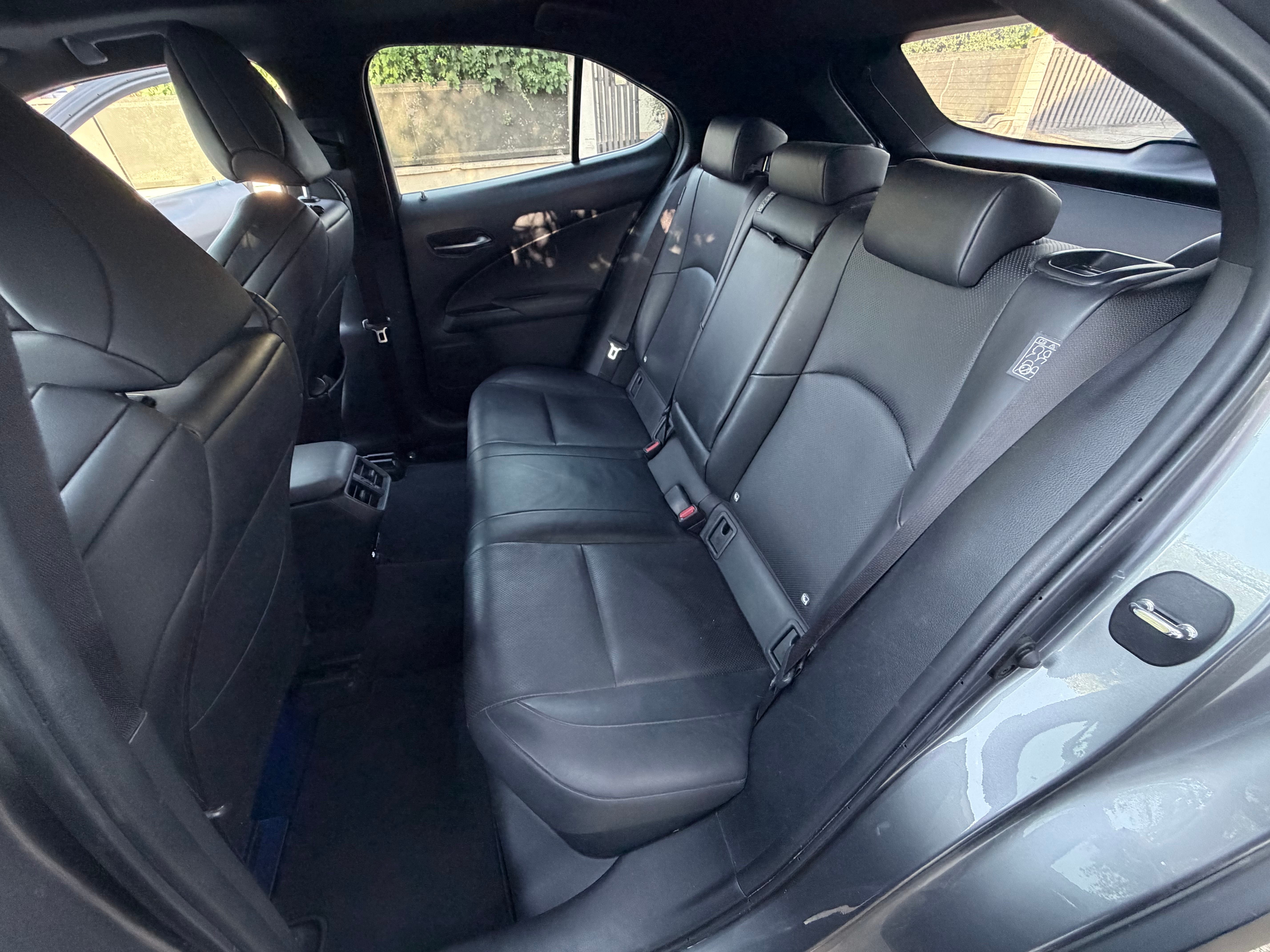 Lexus UX 250h 2.0 186 avec Régulateur de vitesse