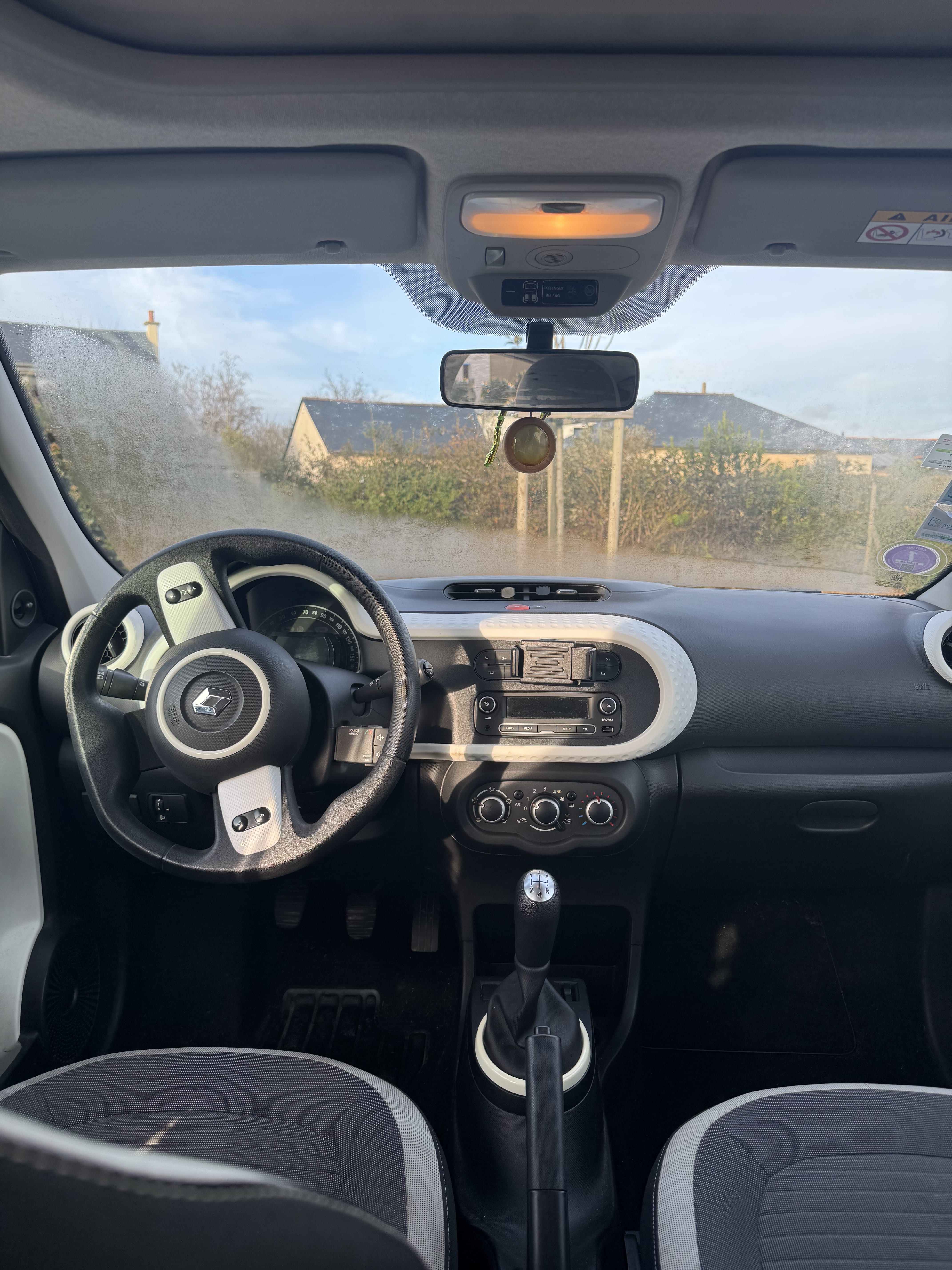 Renault Twingo III avec Entrée audio / iPod