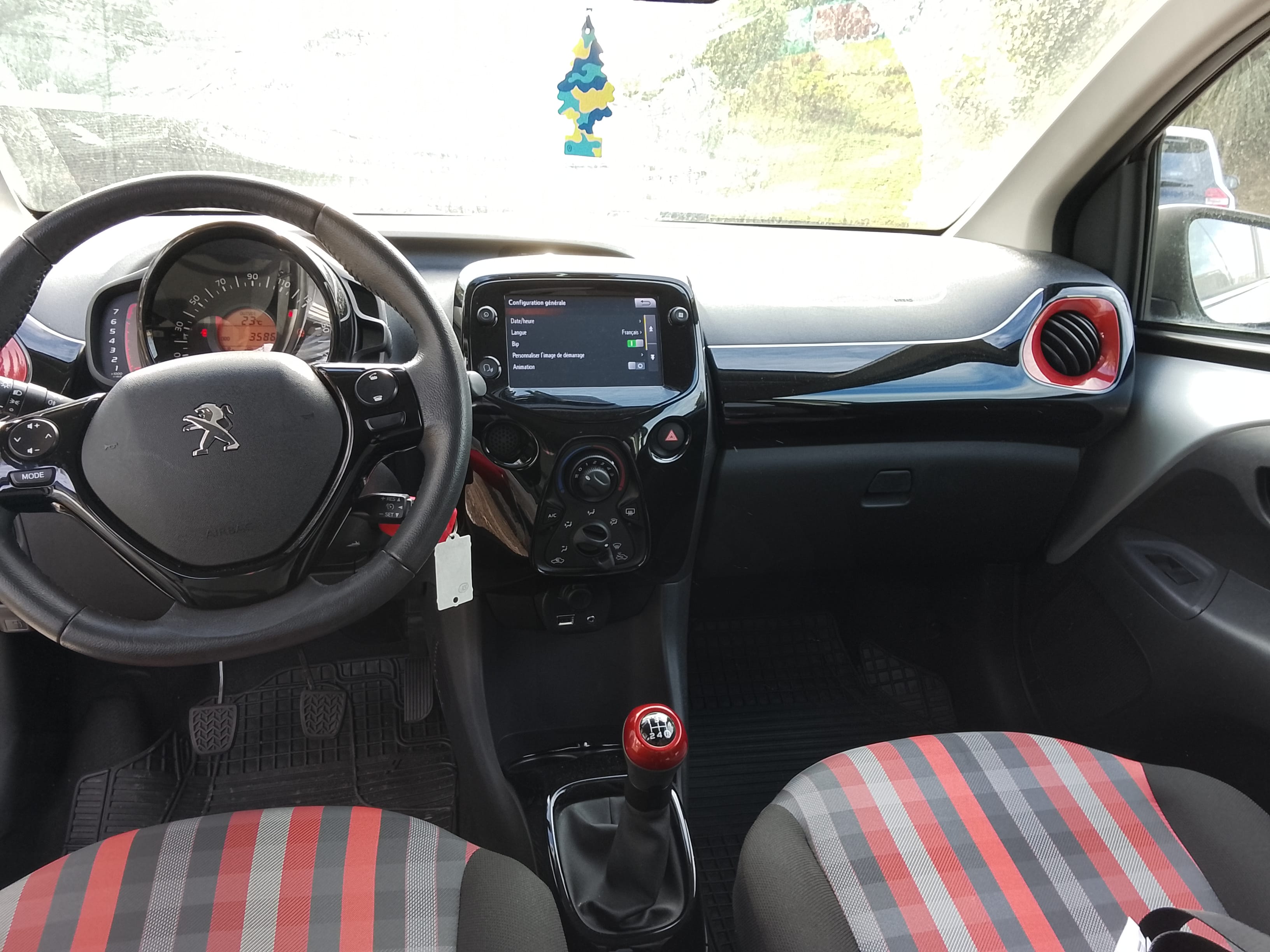 Peugeot 108 COLLECTION GRISE CLAIRE avec Entrée audio / iPod