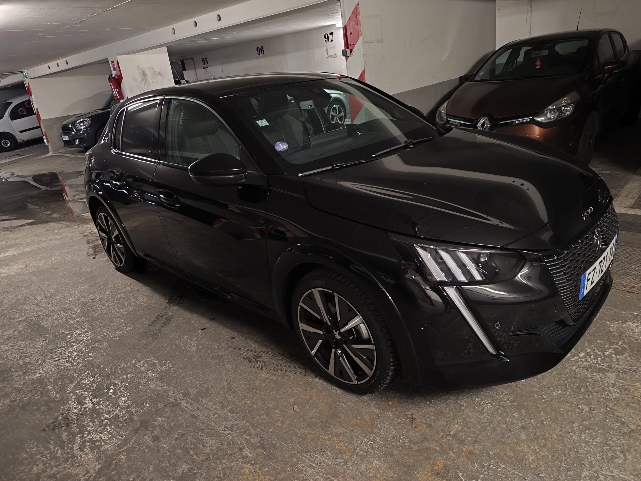Peugeot 208 GT Line avec GPS