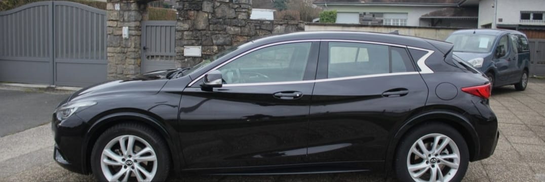Infiniti Q30 avec Climatisation