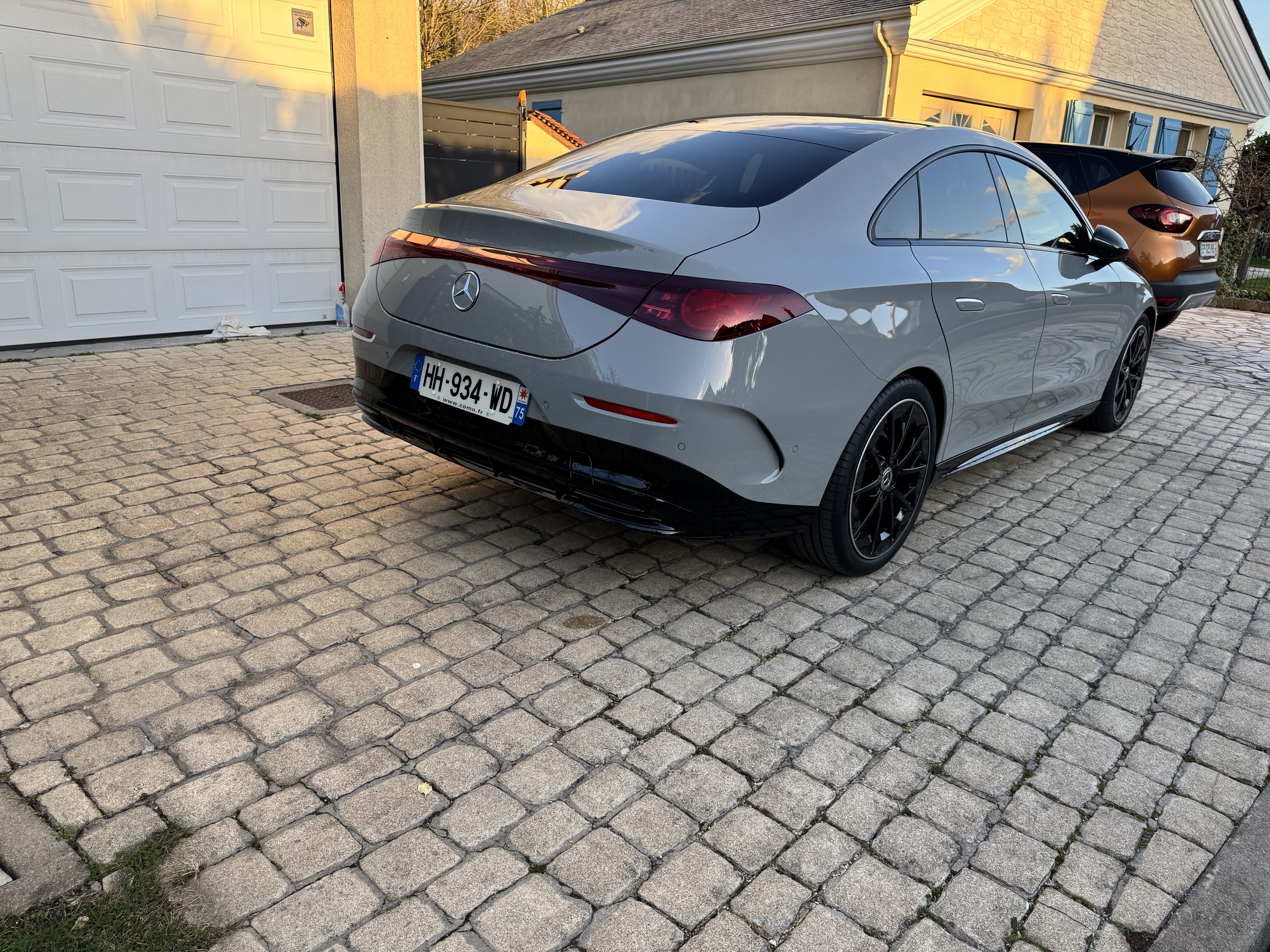 Mercedes-Benz CLA 200 avec GPS