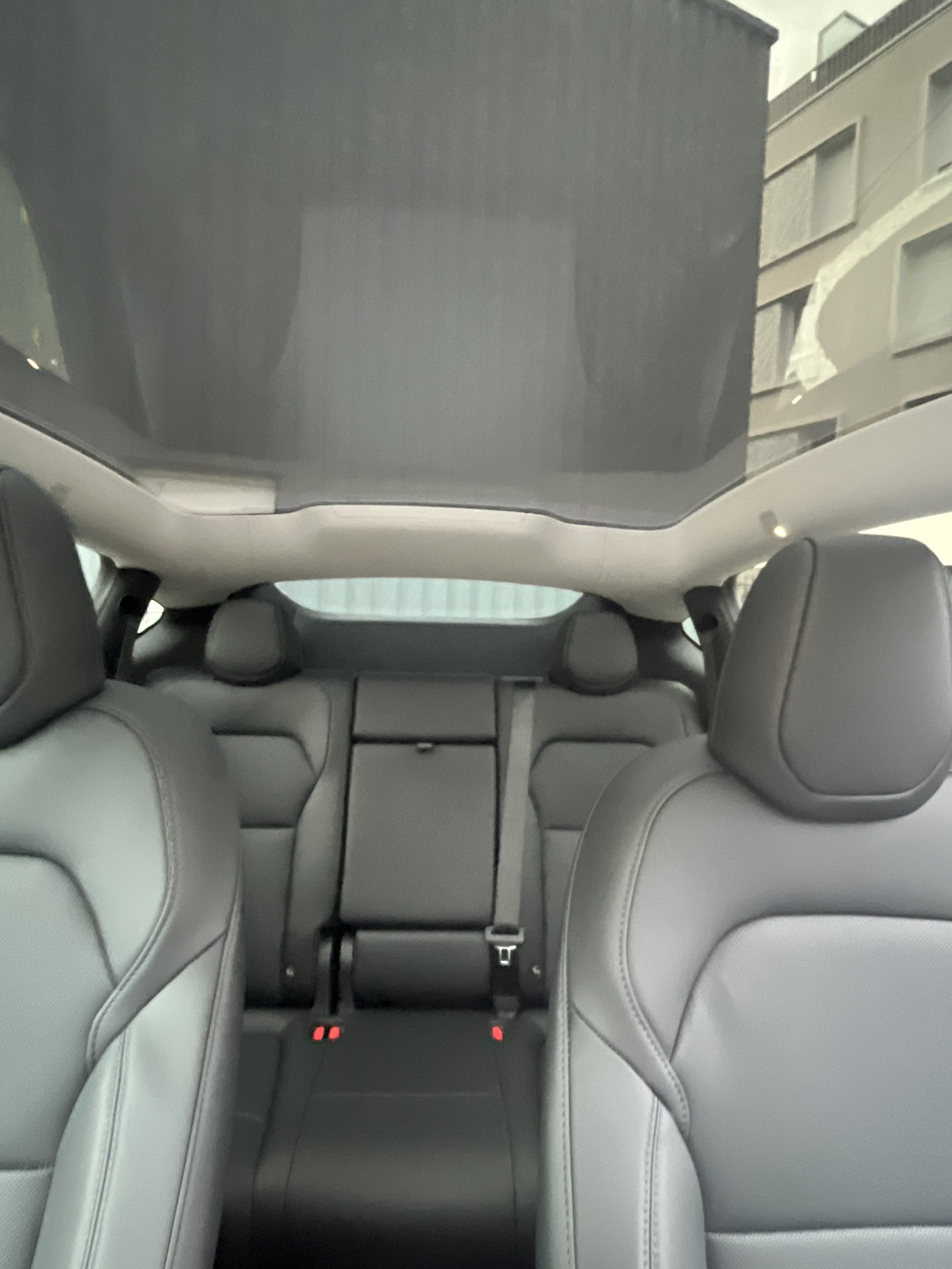 Tesla Model Y Long Range avec Entrée audio / iPod