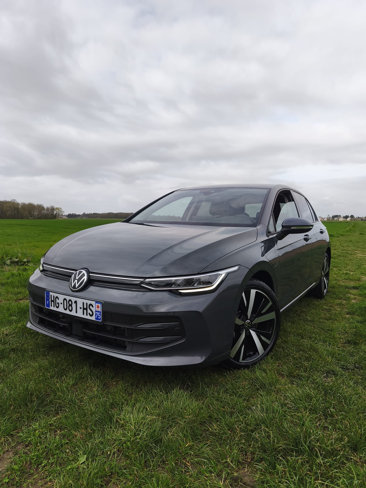 Volkswagen Golf, 2025, Essence 95 / Électrique (hybride), automatique
