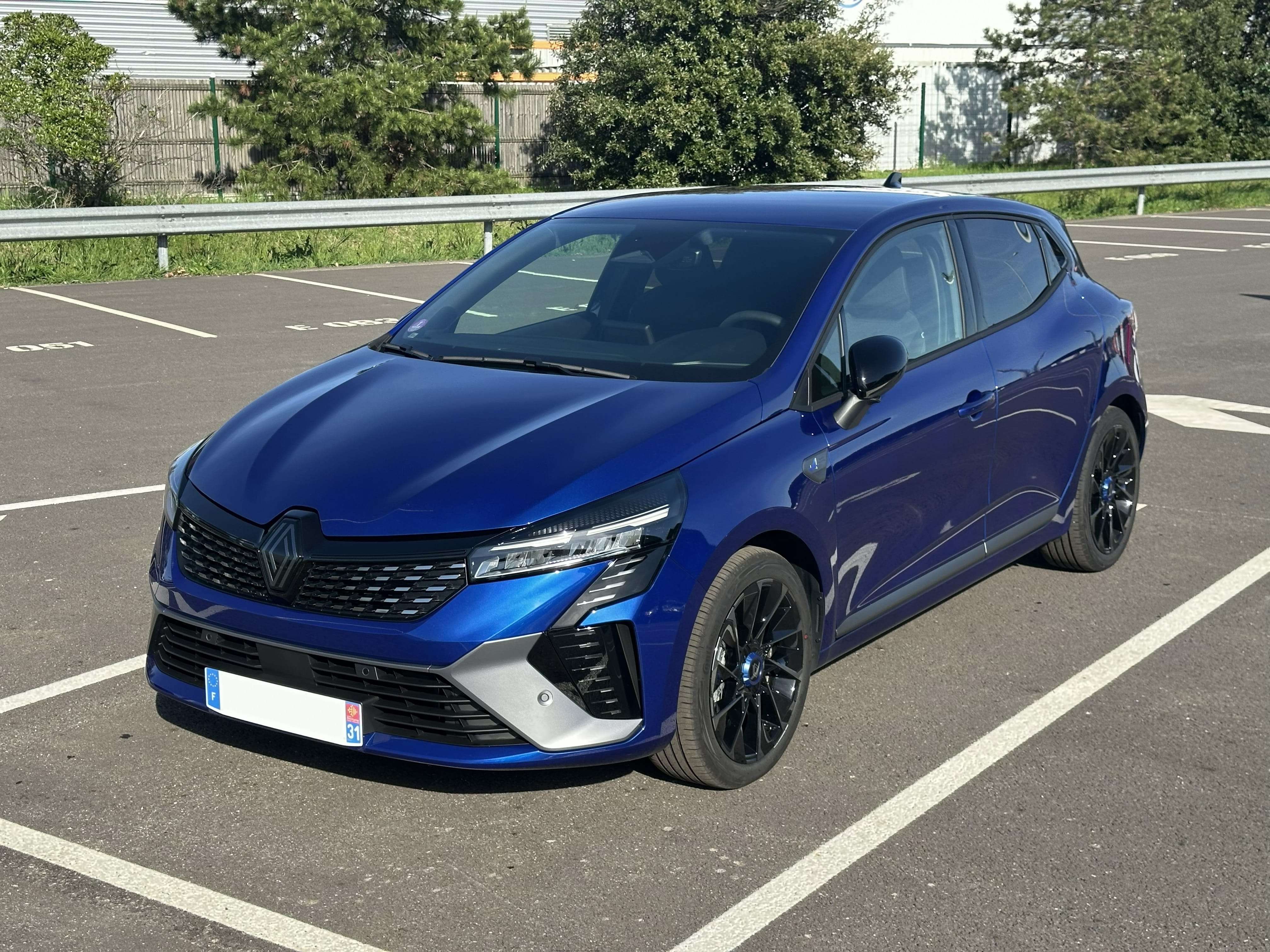 Renault Clio E-tech 145ch Esprit Alpine, 2025, Essence 95 / Électrique (hybride), automatique
