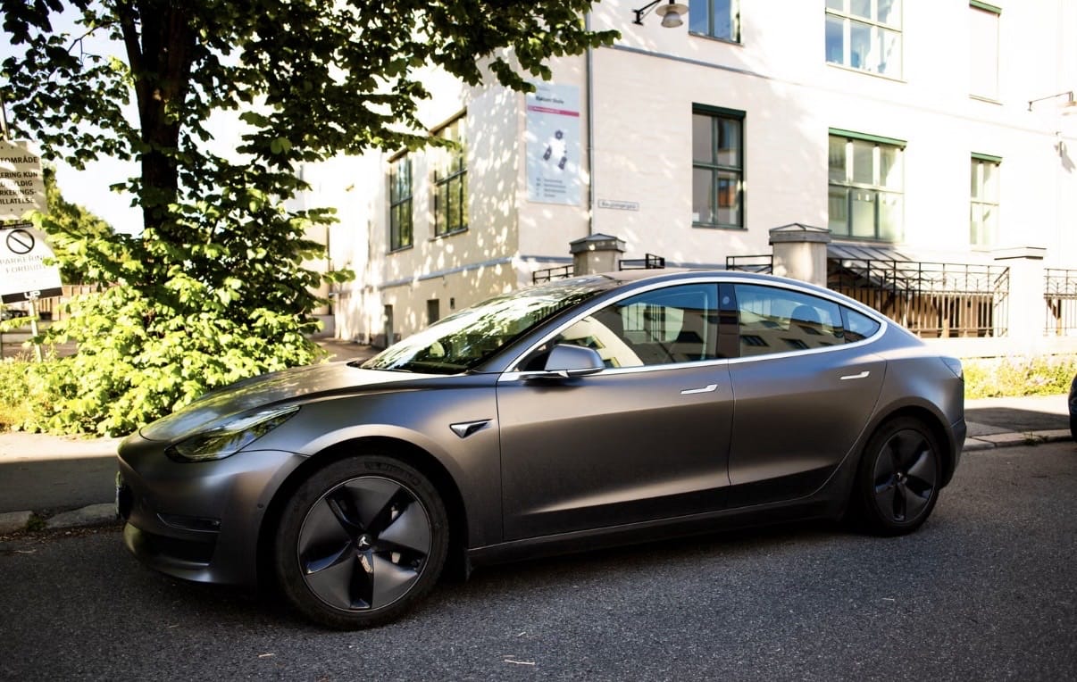 Tesla Model 3 Long Range med Babysete
