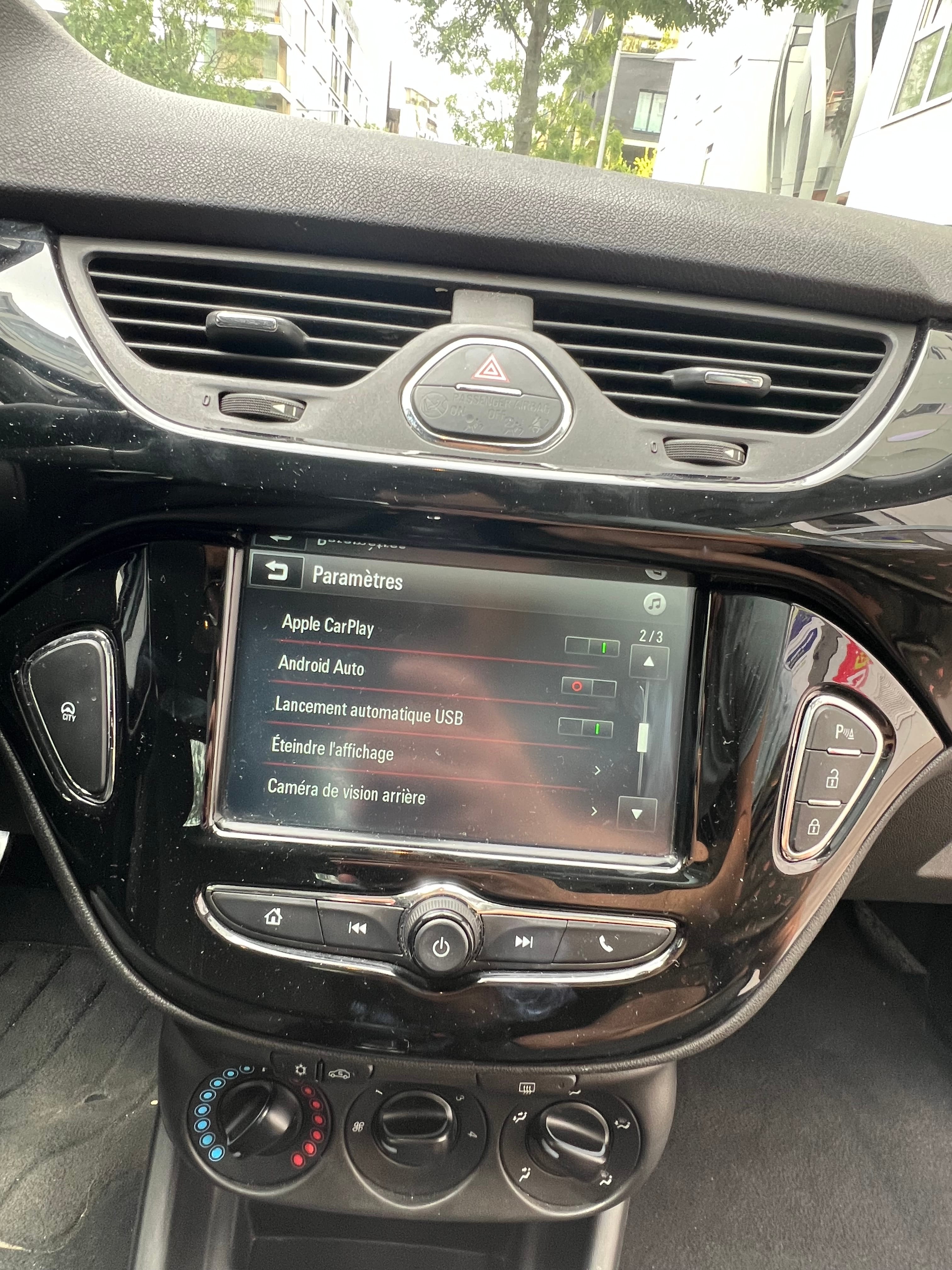 Opel Corsa avec Port USB