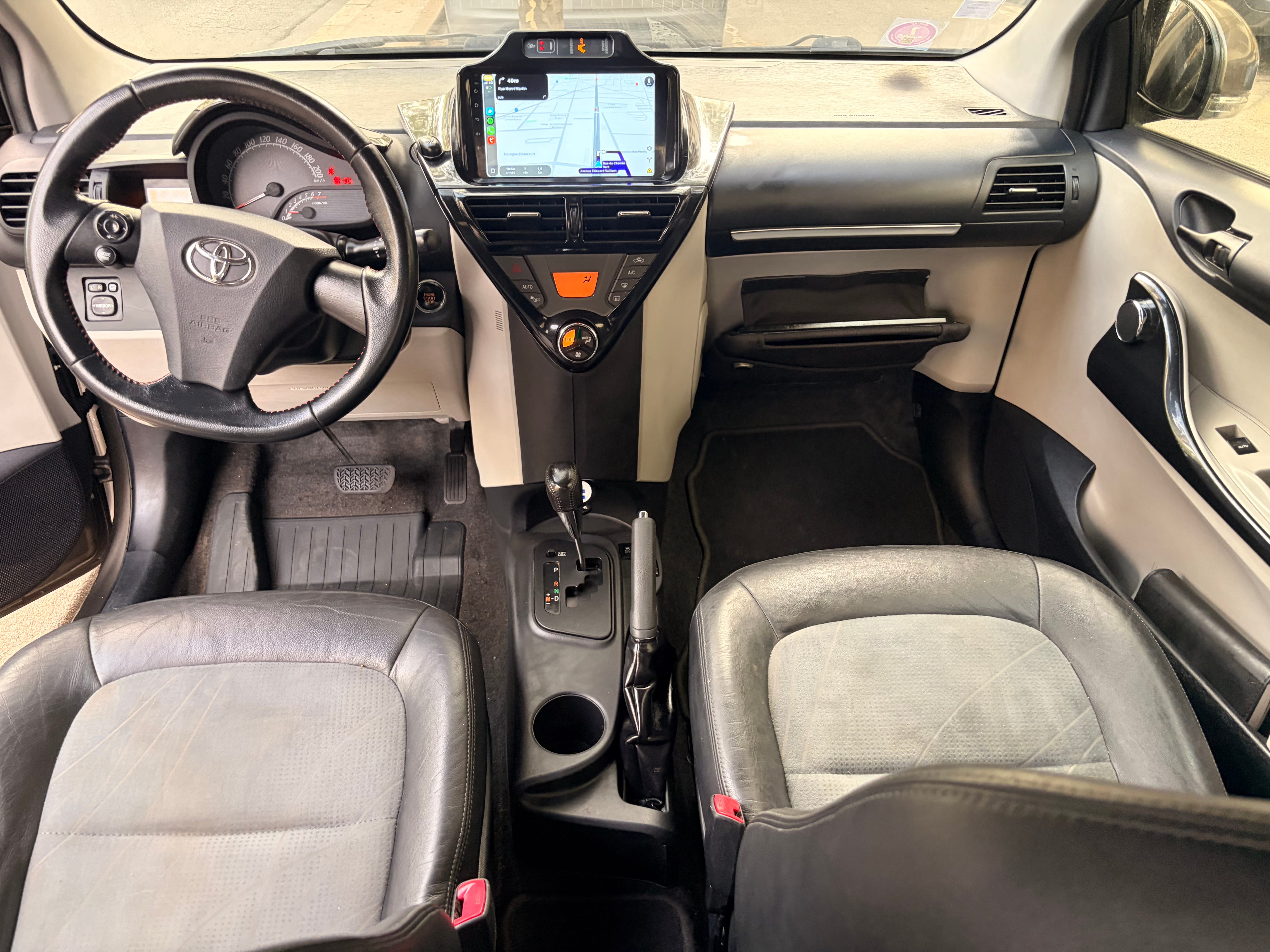 Toyota Iq 1,3L avec GPS