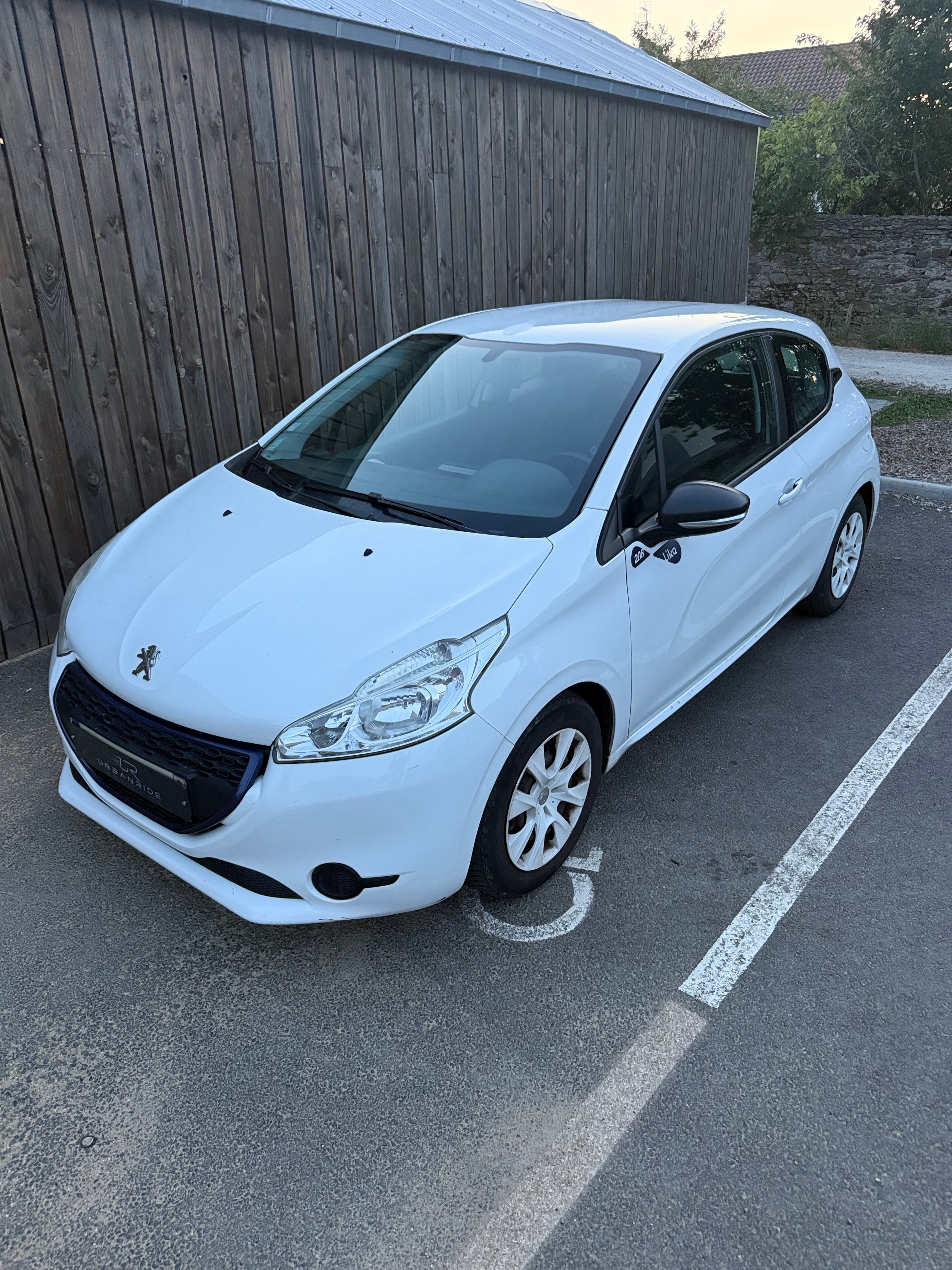 Peugeot 208, 2014, Essence 98