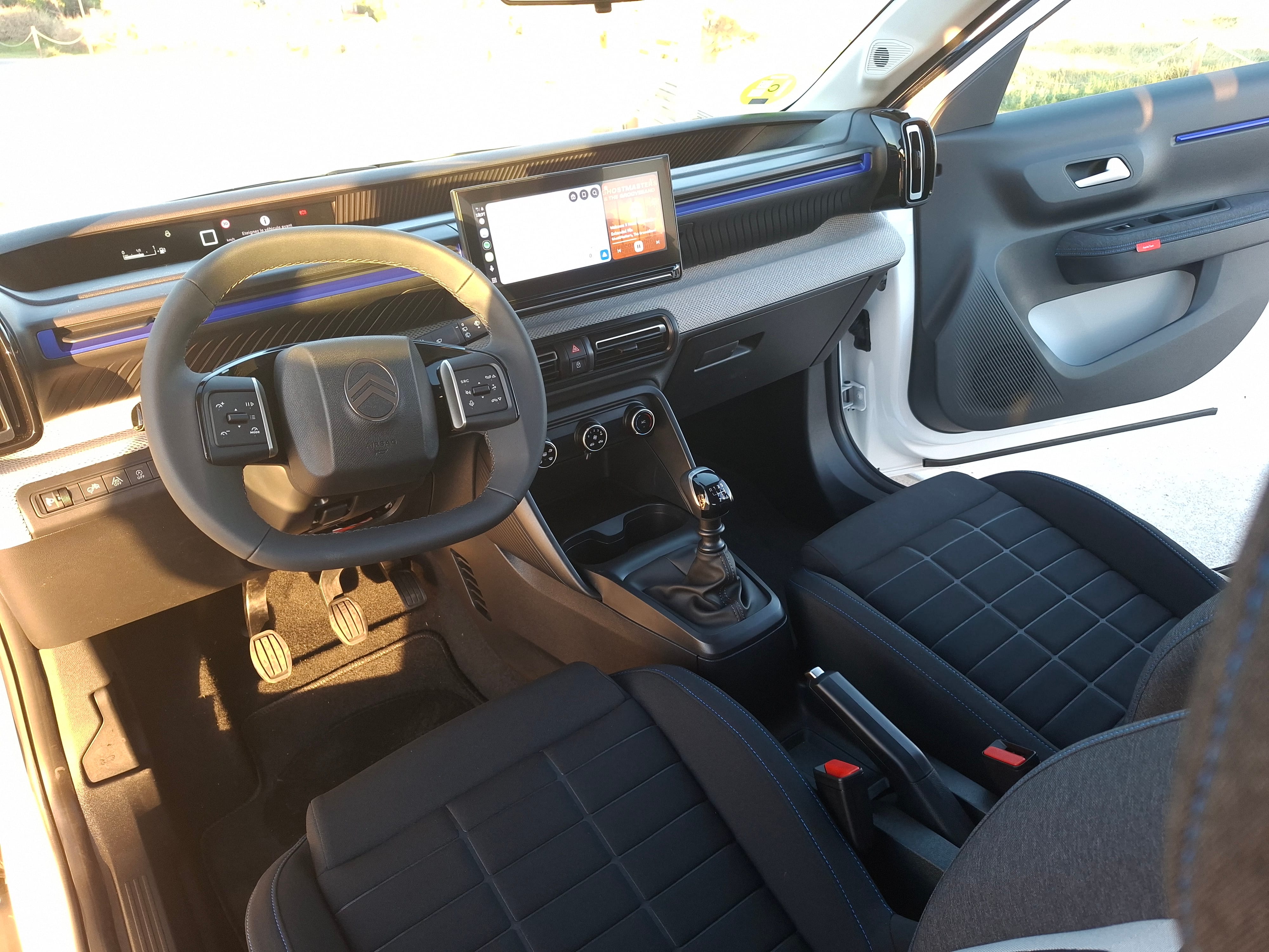 Citroen C3 Business 100CV Gasolina - 5 puertas mit Navigationsgerät