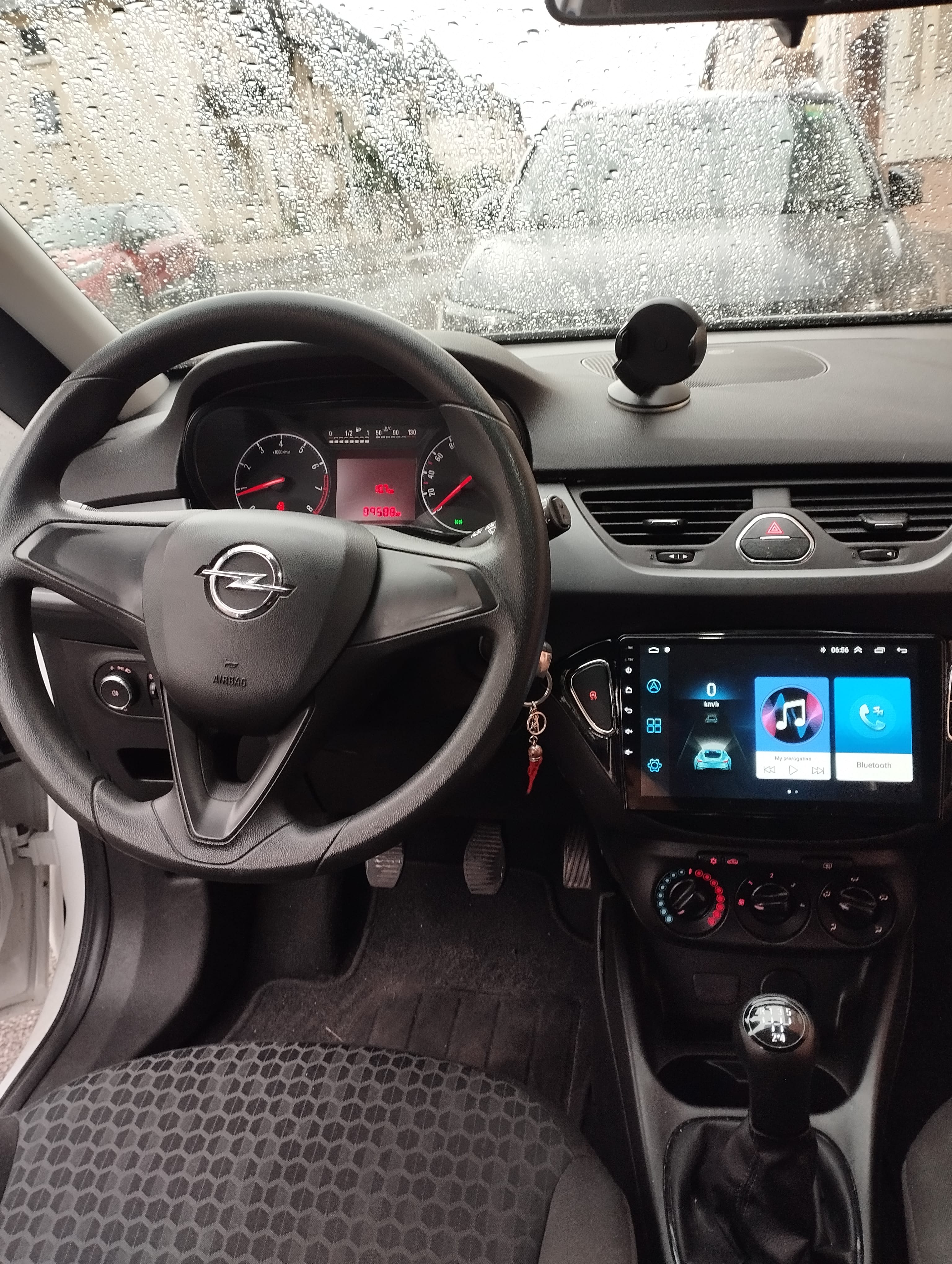 Opel Corsa-E avec Entrée audio / iPod