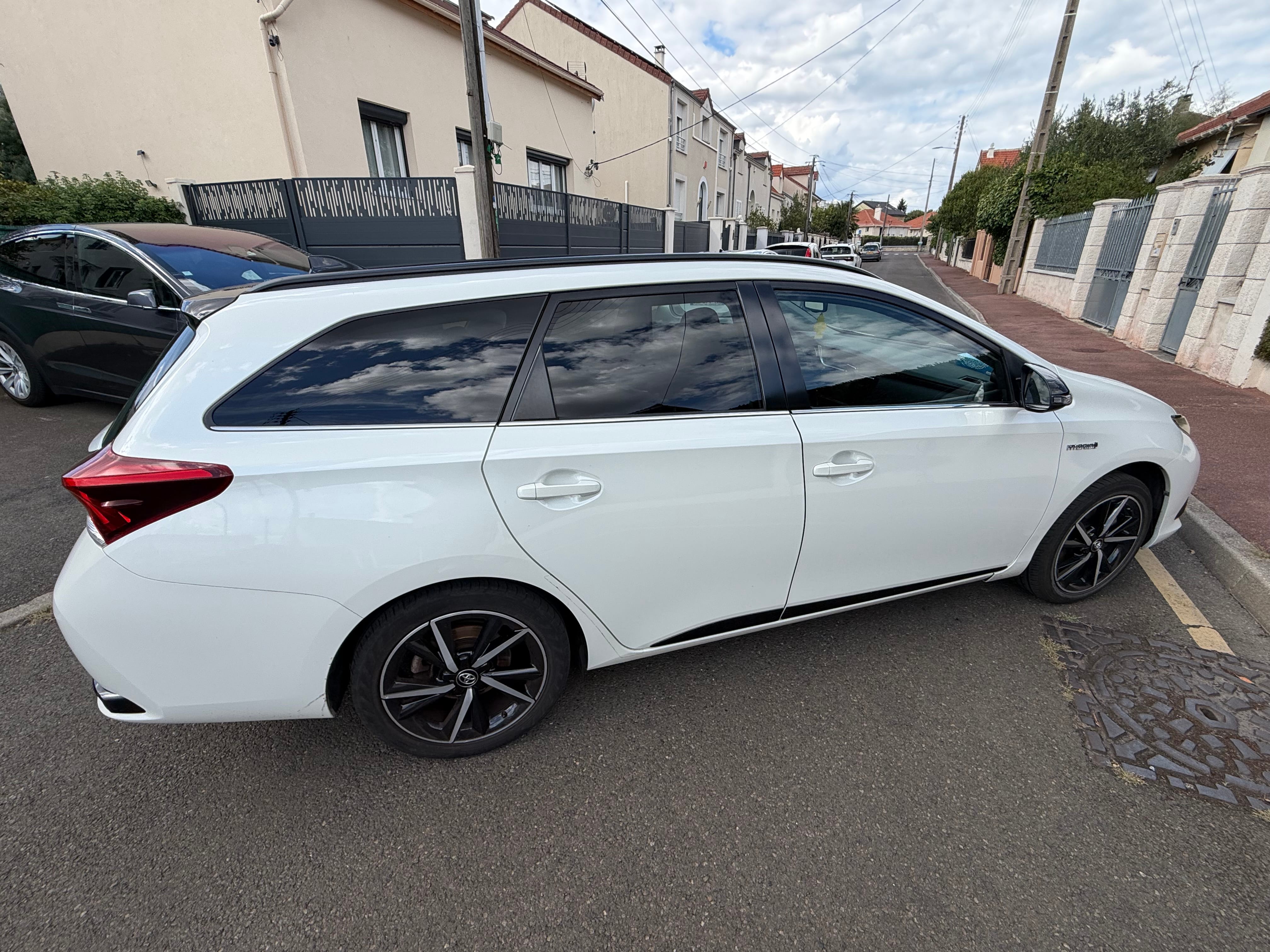 Toyota Auris Touring Sports avec GPS