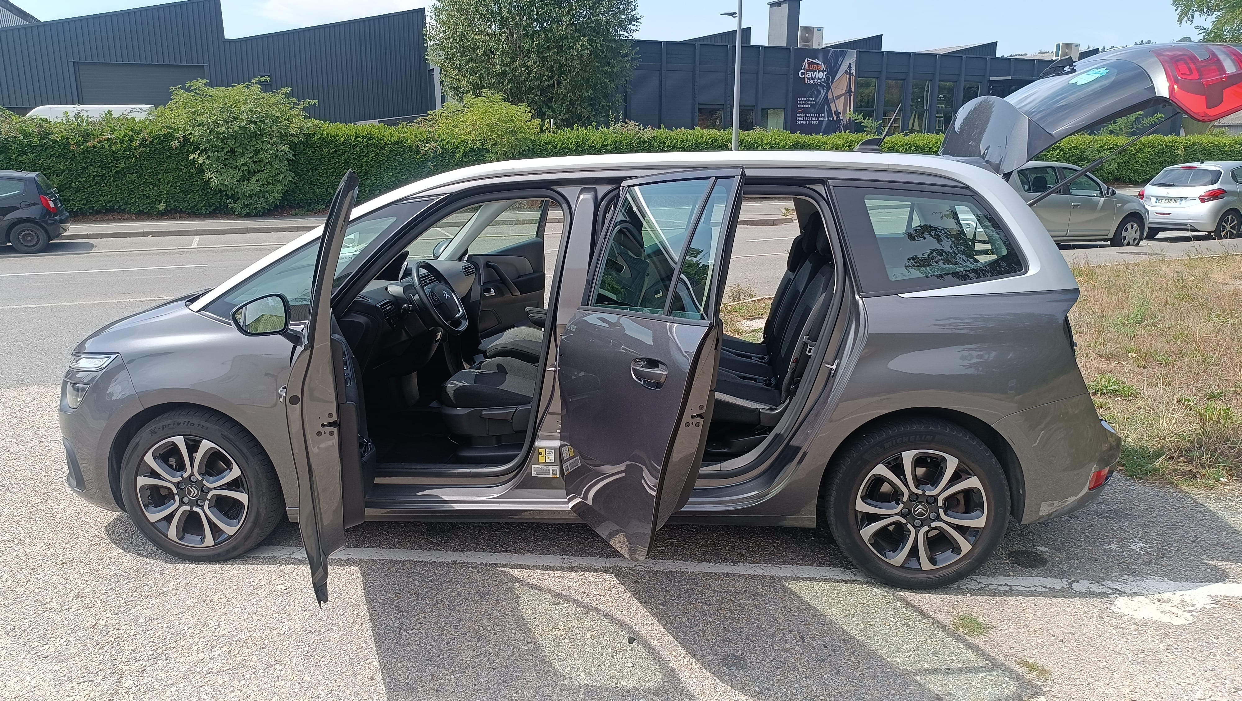 Citroen C4 Grand Spacetourer avec Autoradio