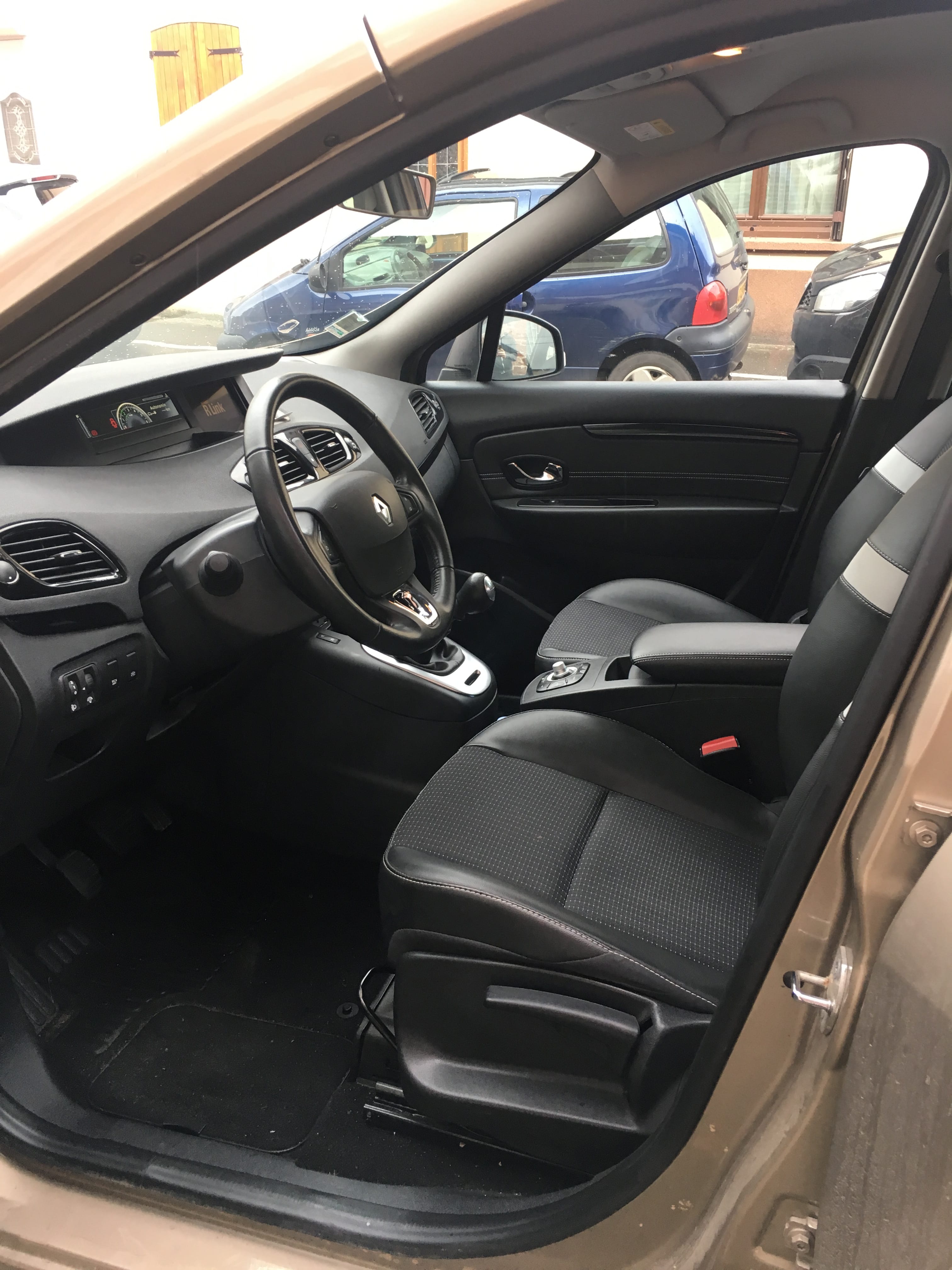 Renault Grand Scenic 7 places diesel beige