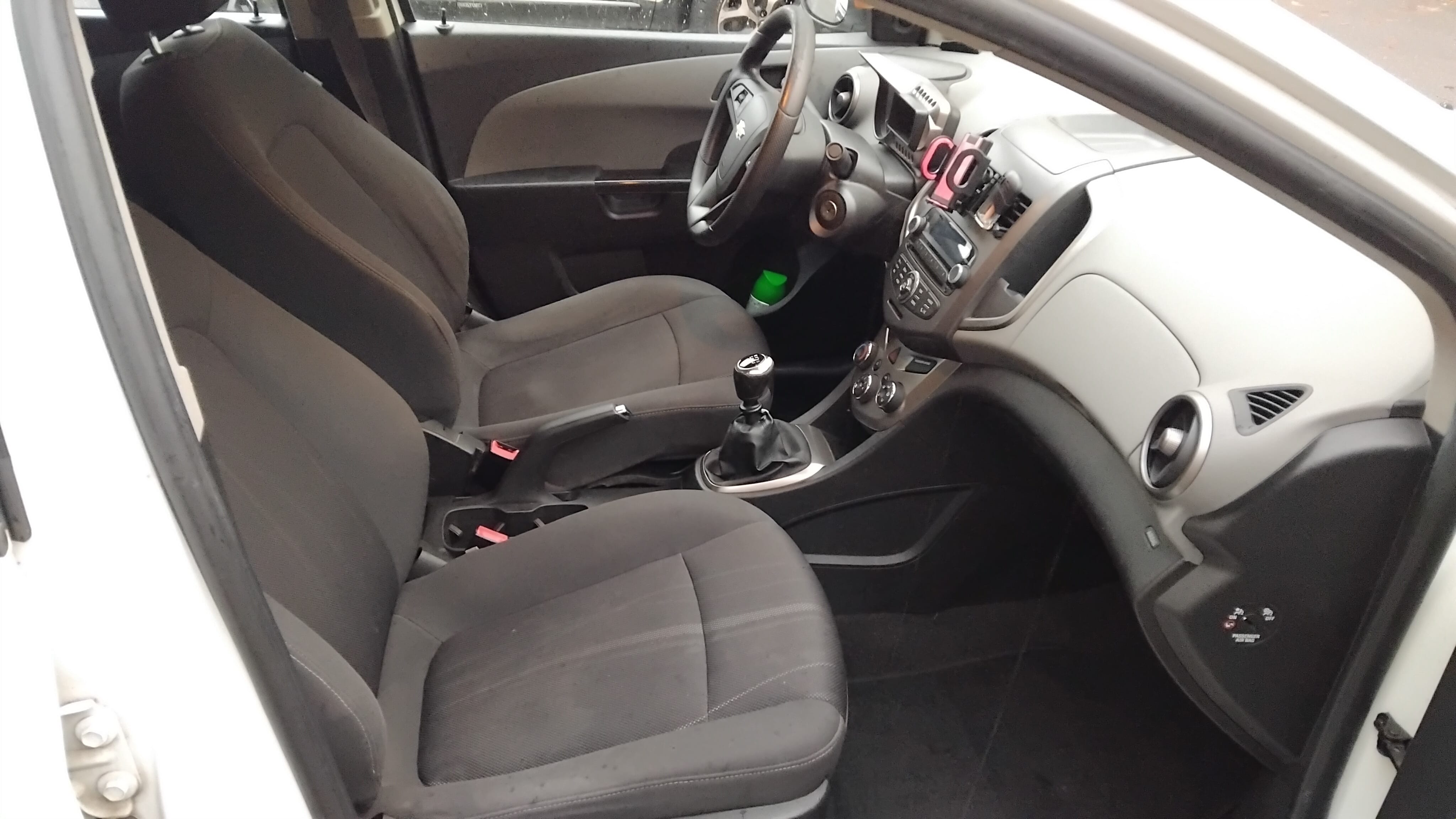 Chevrolet Aveo avec Entrée audio / iPod