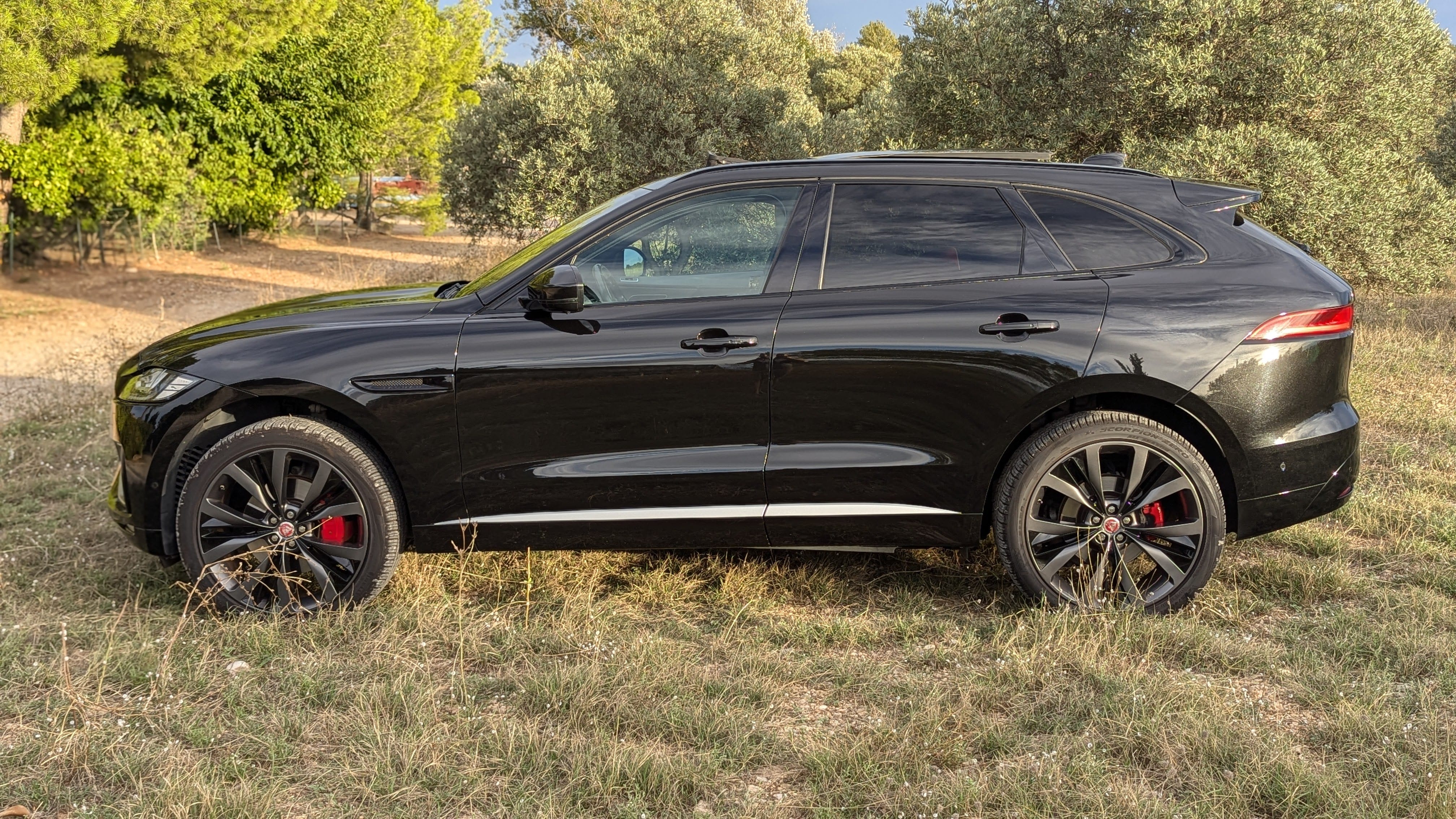 Jaguar F-Pace S 3.0D 300 CH Black edition avec Climatisation