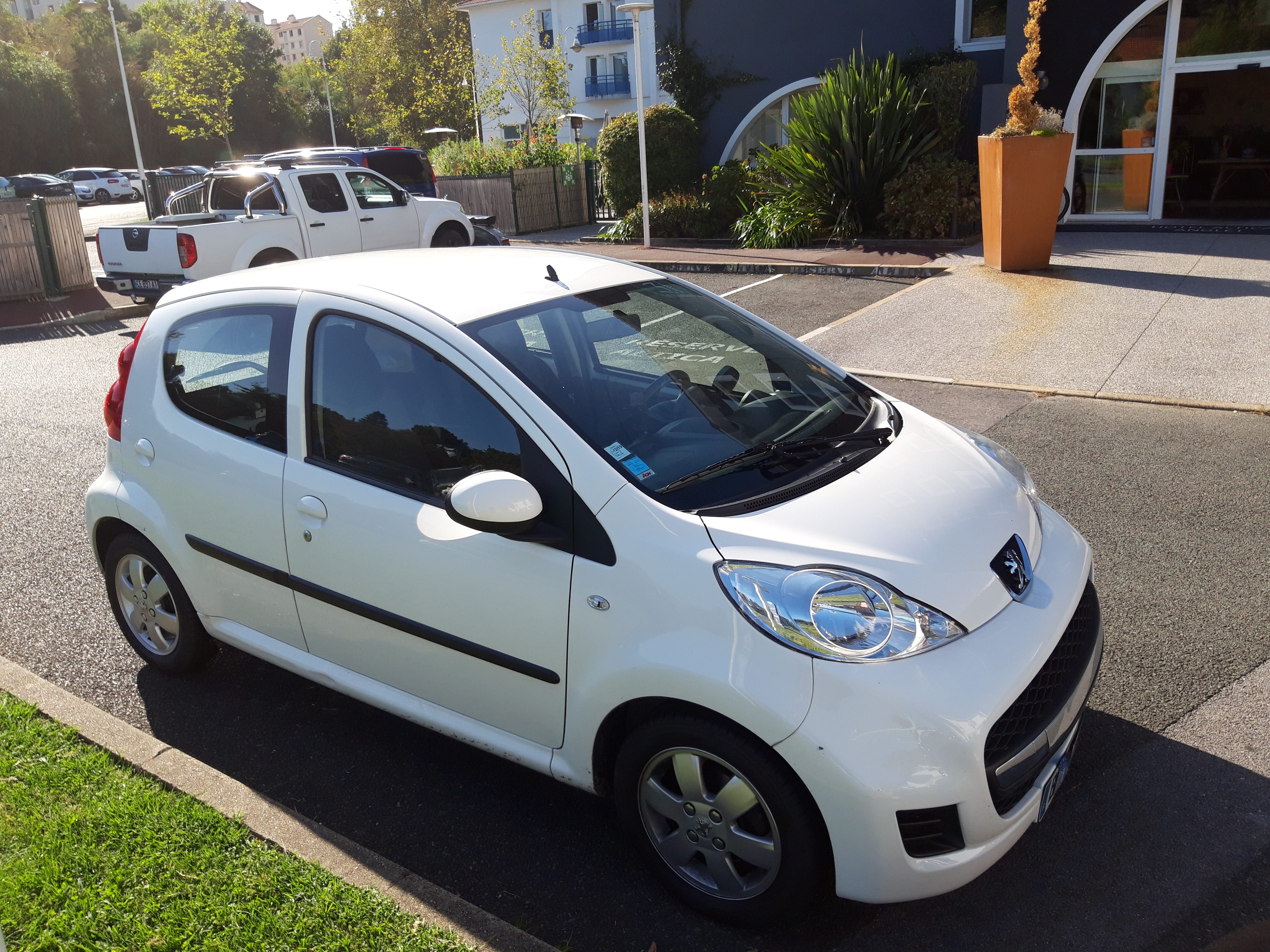 Peugeot 107 TRENDY, 2011, Essence 95