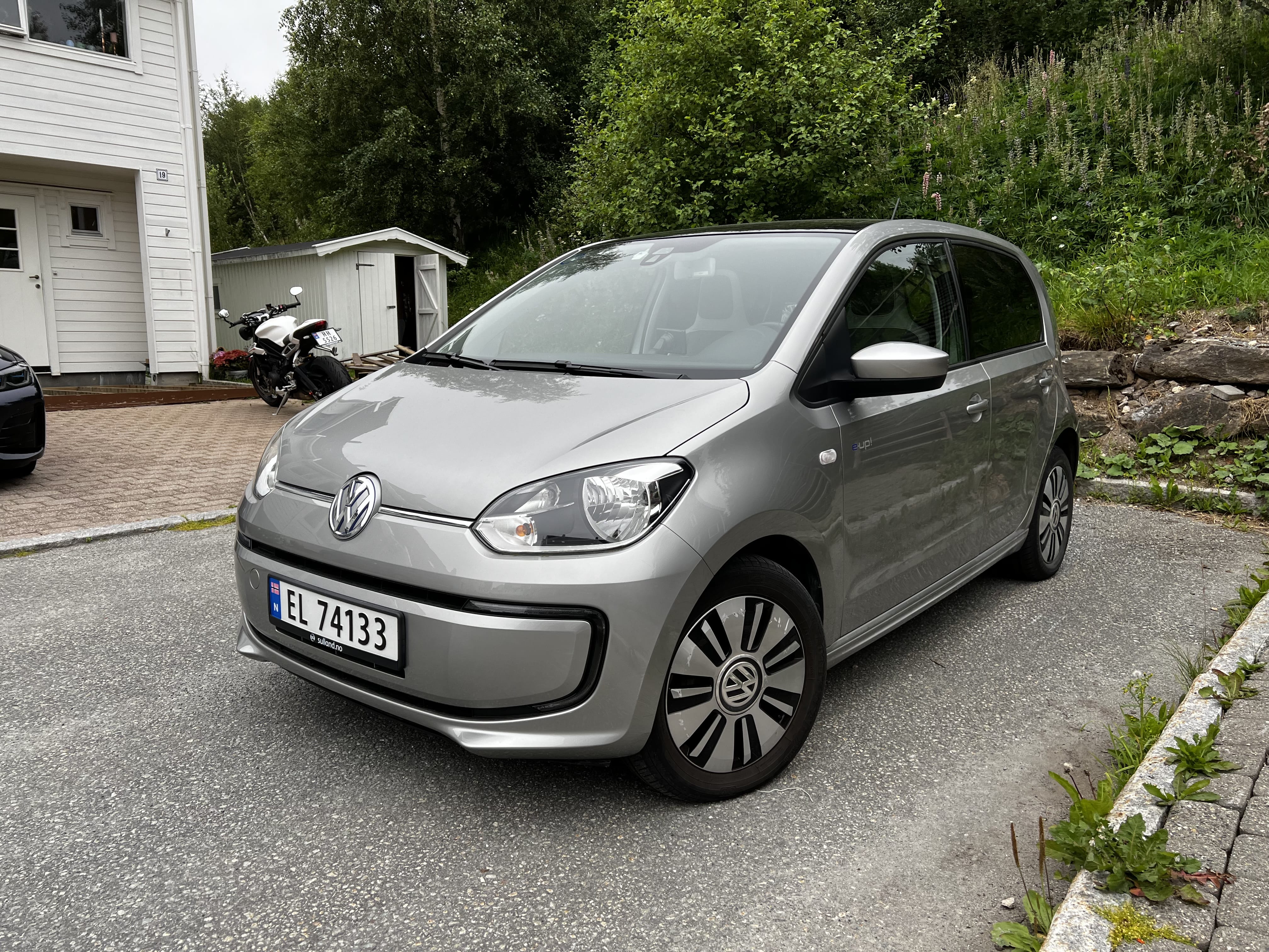 Volkswagen e-Up ! Rekkevidde ca 12 mil sommer, 8 mil vinter (bykjøring), 2015, Elektrisk, automatisk
