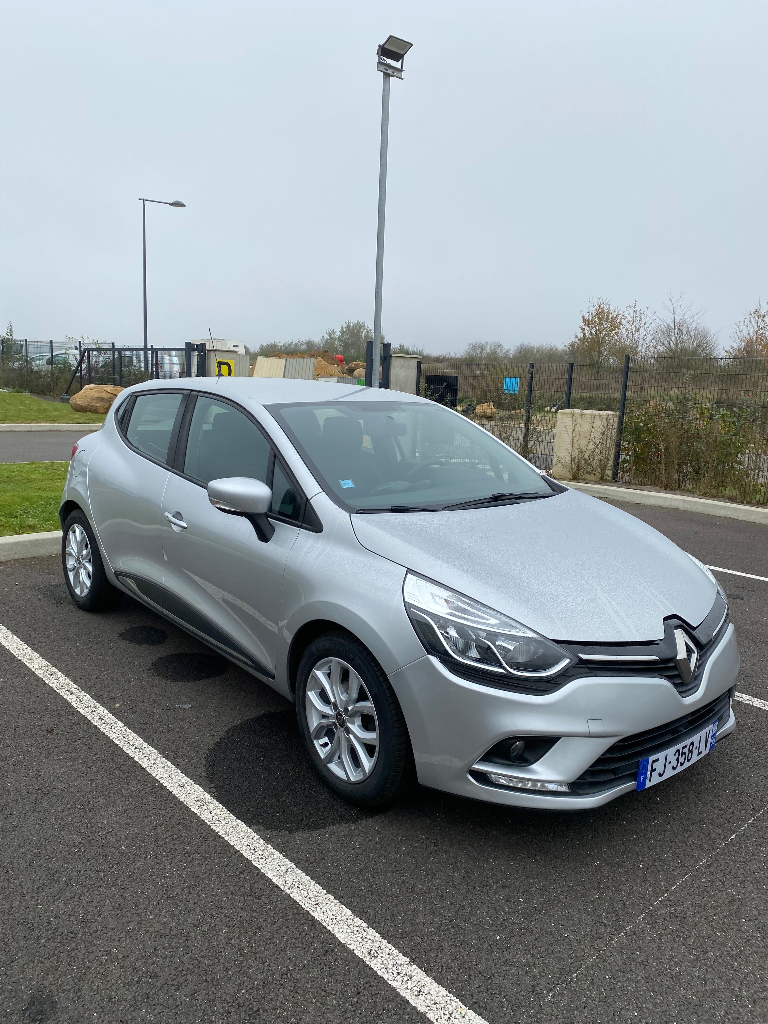 Renault Clio avec Climatisation