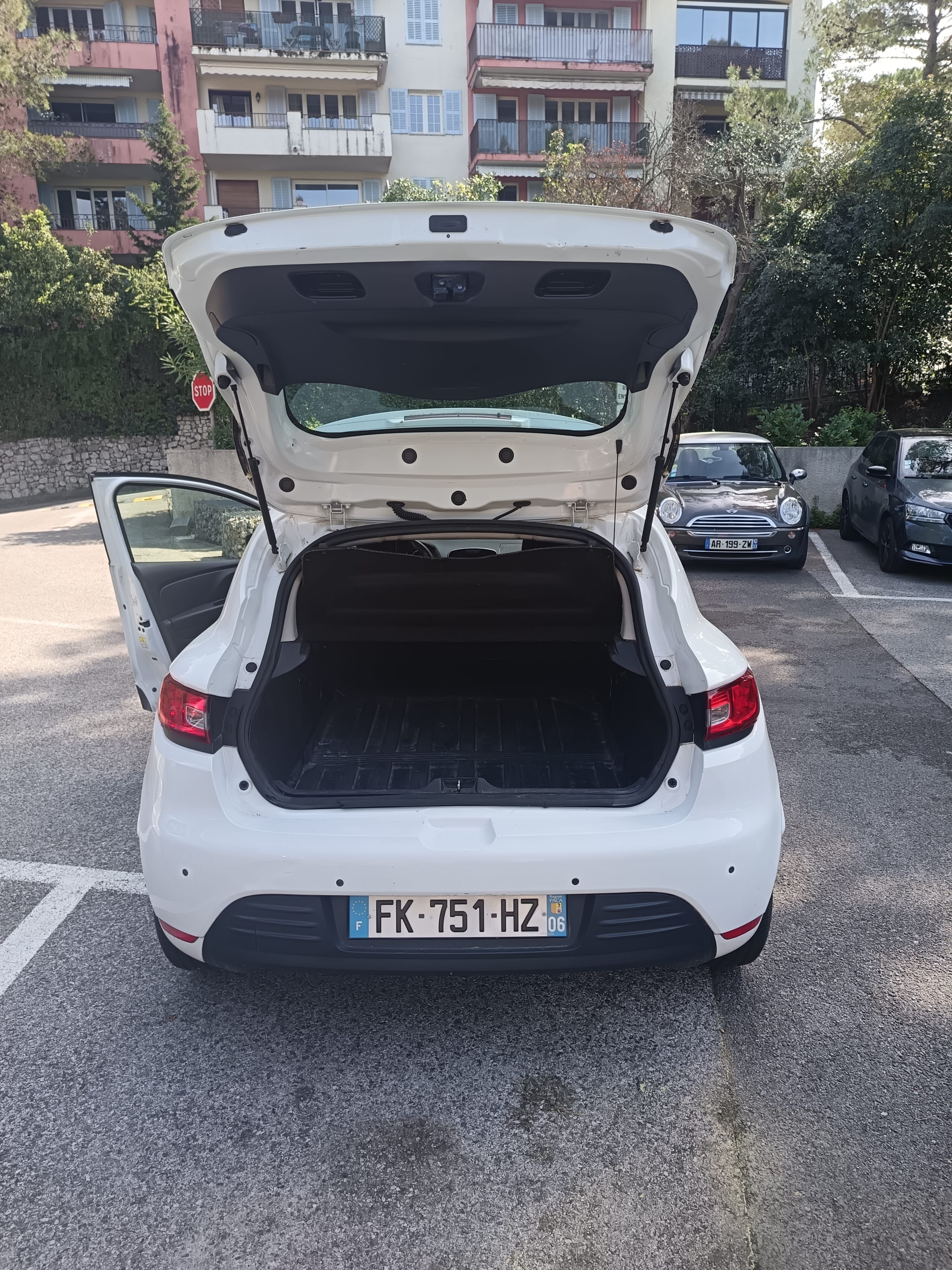 Renault Clio avec Accessible fauteuil roulant