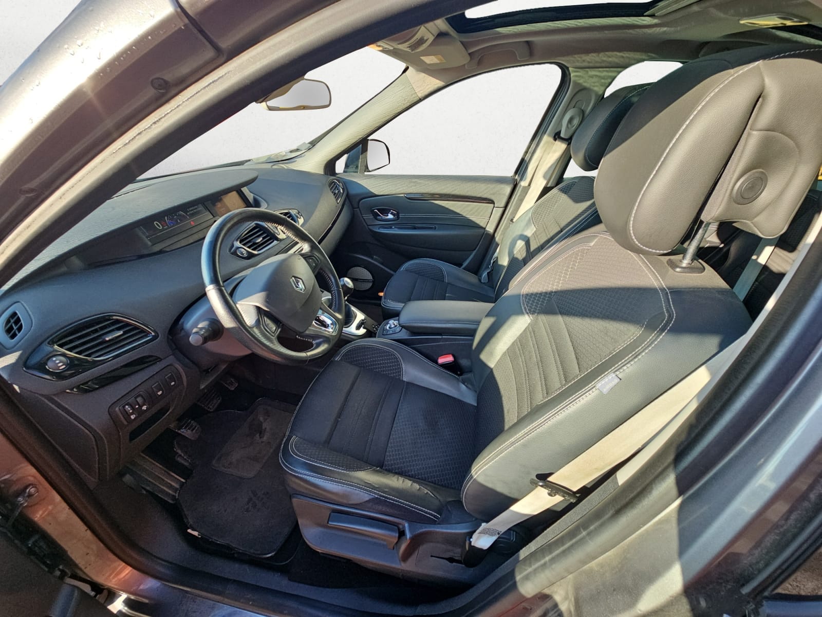 Renault Scenic avec Siège bébé