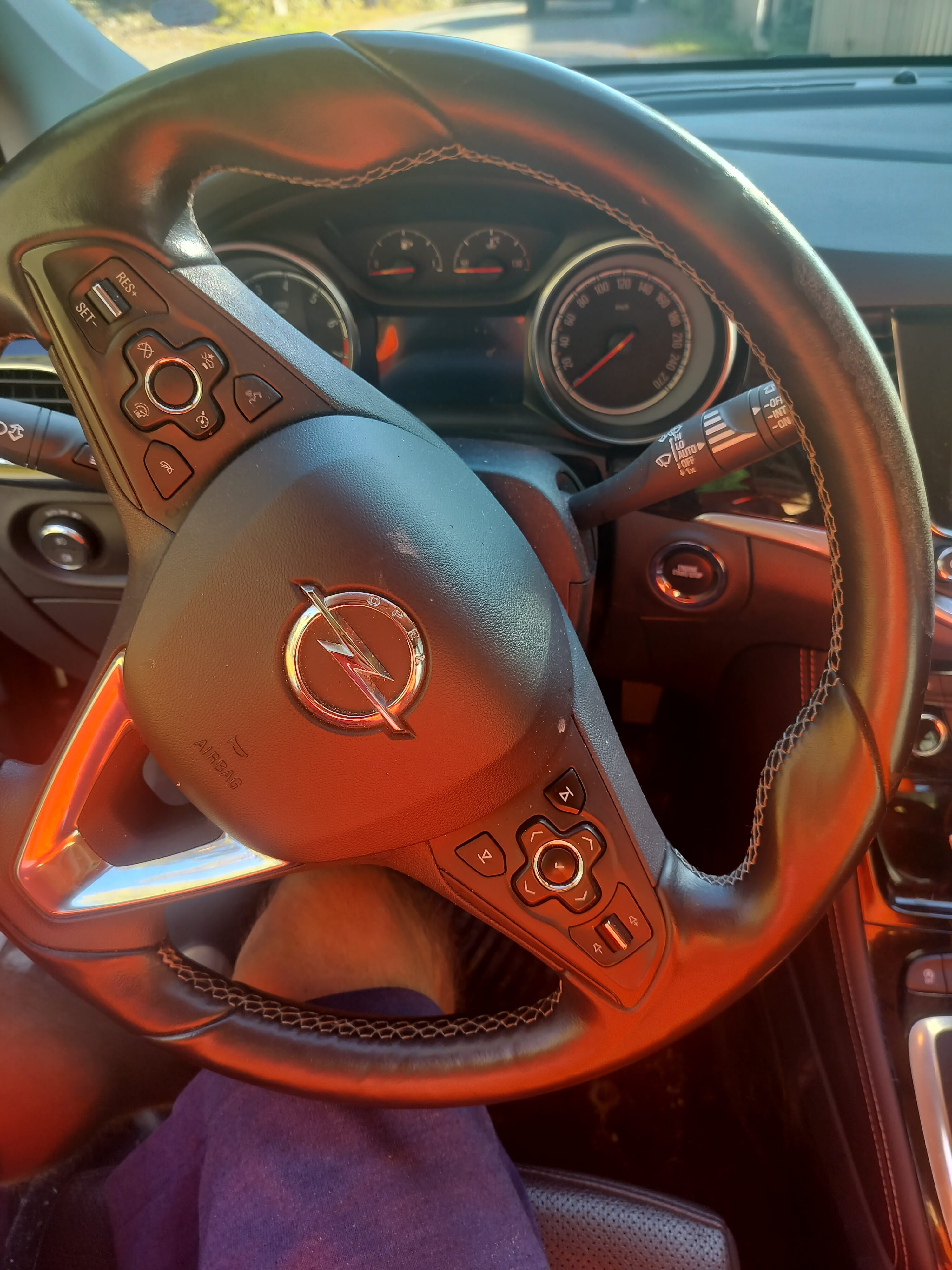 Opel Astra Sports Tourer mit Navigationsgerät