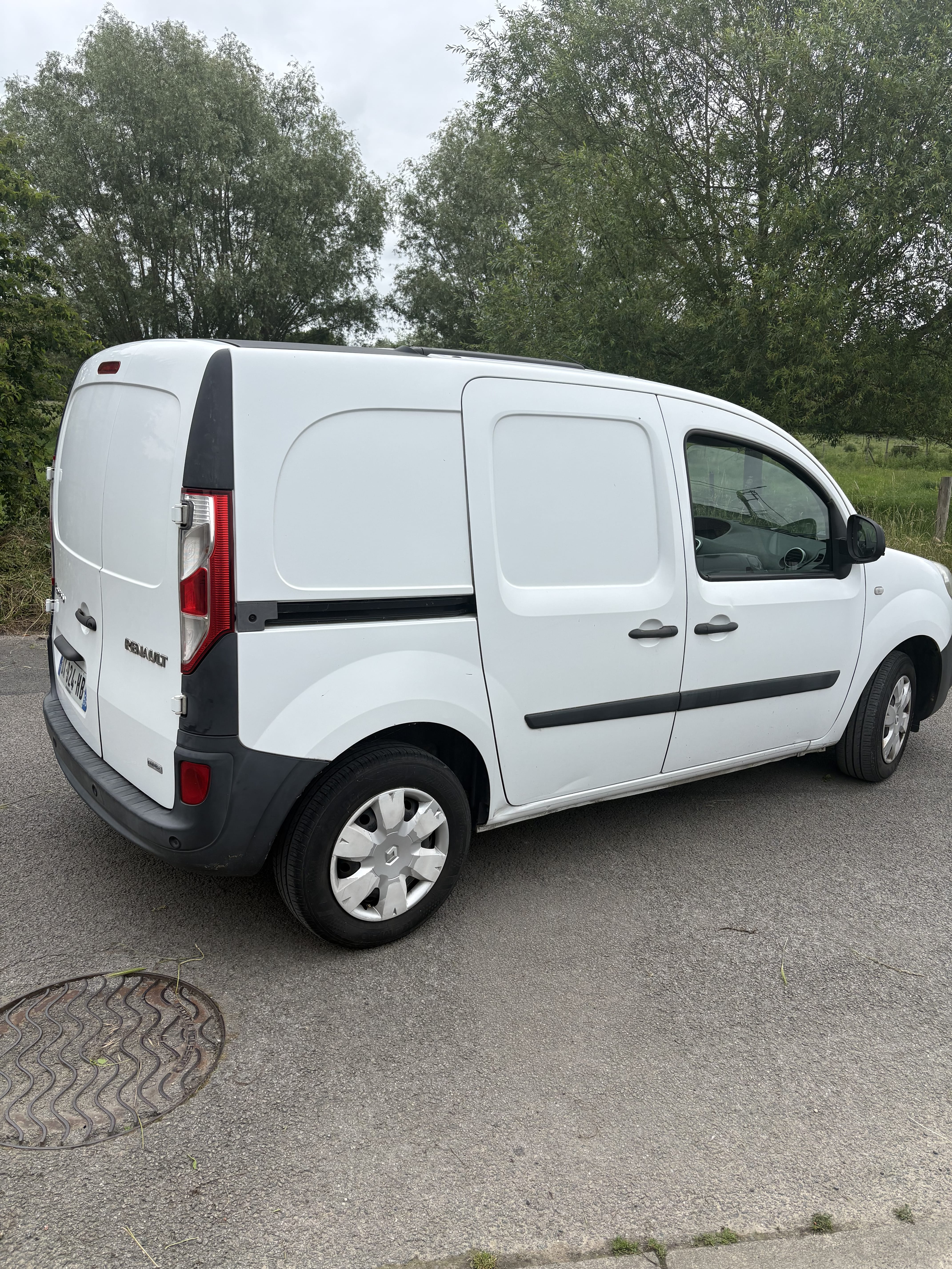 Renault Kangoo Fourgon avec GPS