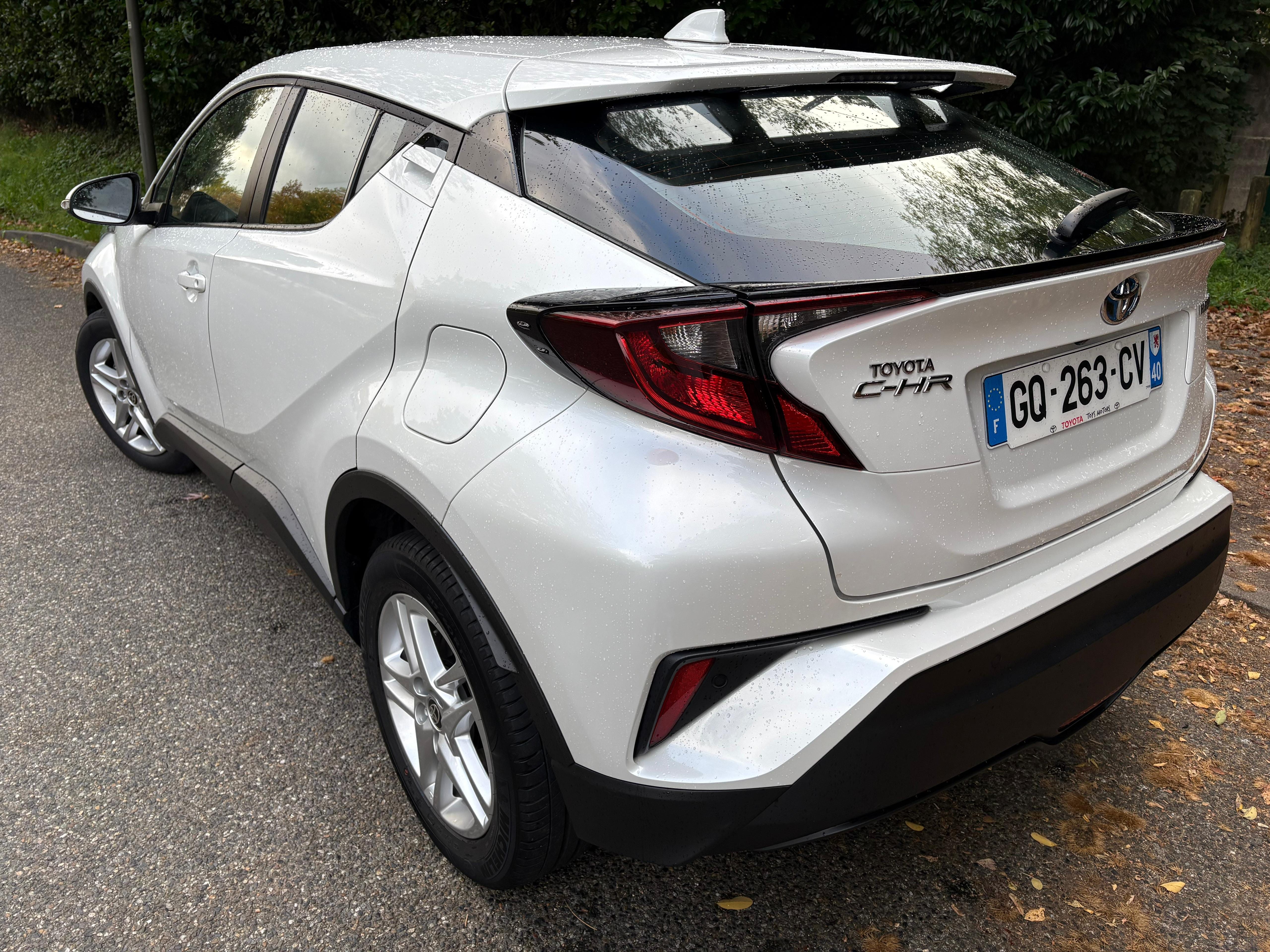 Toyota C-HR Hybrid with GPS